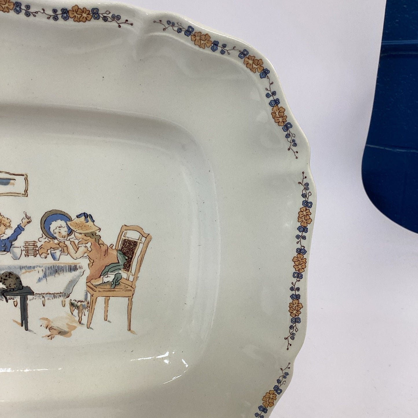 Sarreguemines serving platter from the "Les Enfants Richard" collection - France