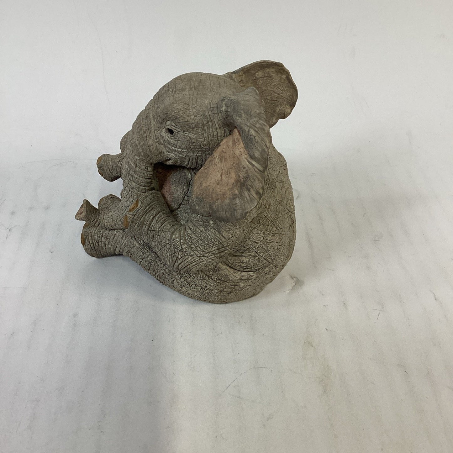 Tuskers Elephants 1994 Elsie and Marigold Hand Painted Figurine