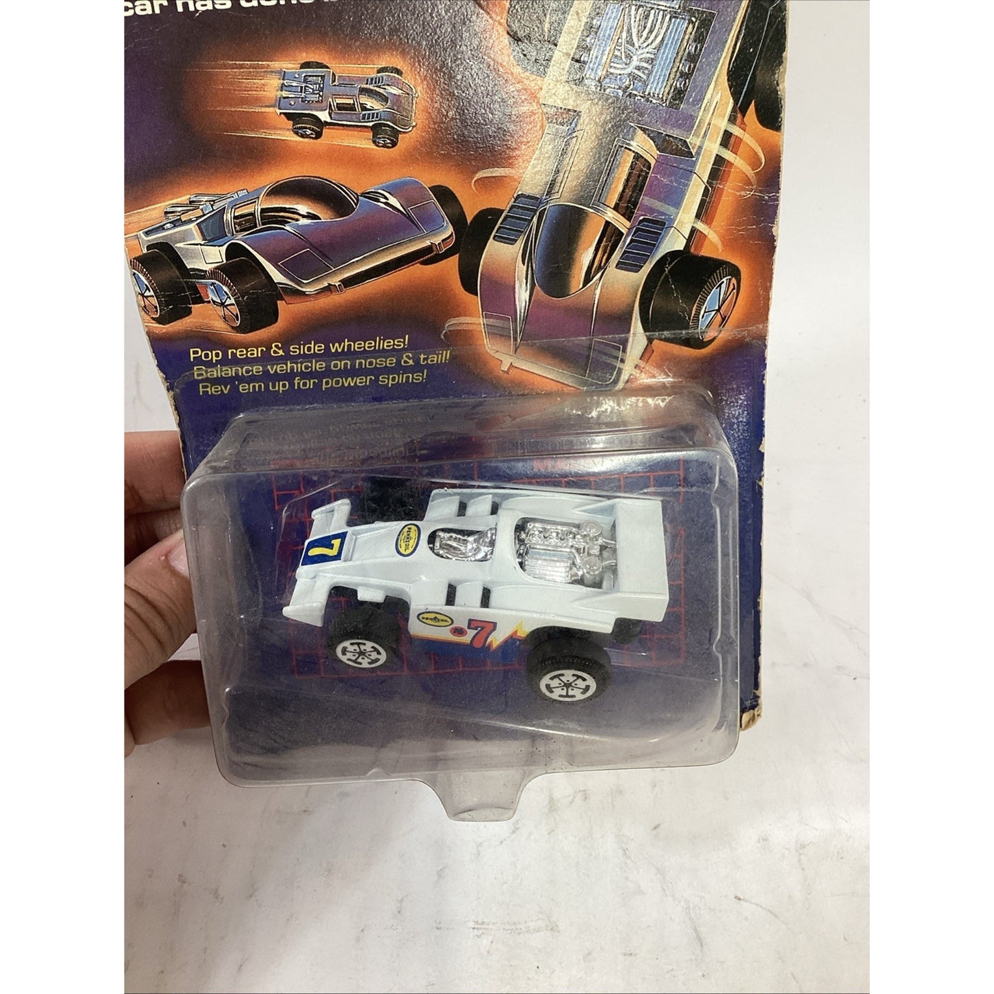 HOT WHEELS 1985 VINTAGE X-V RACER MACH 7 IN WHITE - NOS