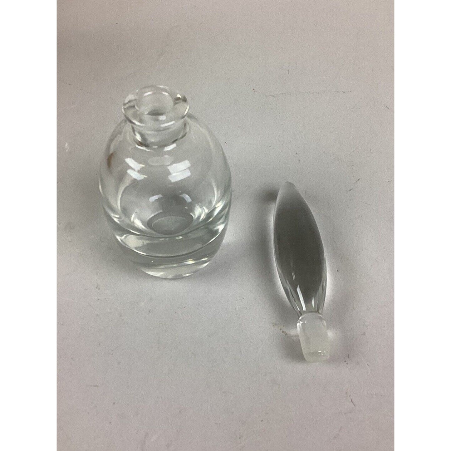 Clear Glass Perfume Bottle With Stopper