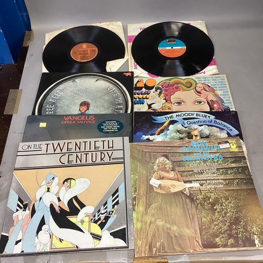 Lot Of 8 Vintage Vinyl Records - Bee-Gees, Creedence, Moody Blues, Gold Hits