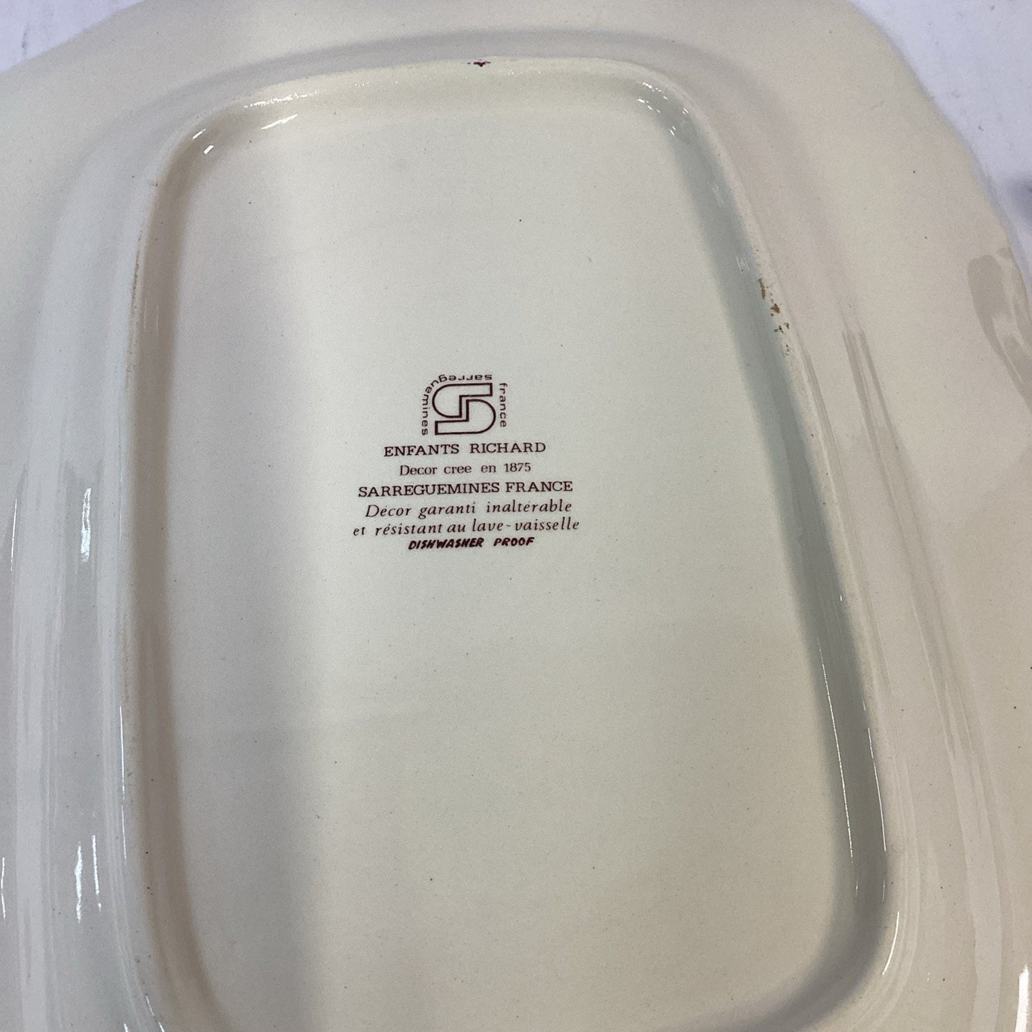 Sarreguemines serving platter from the "Les Enfants Richard" collection - France