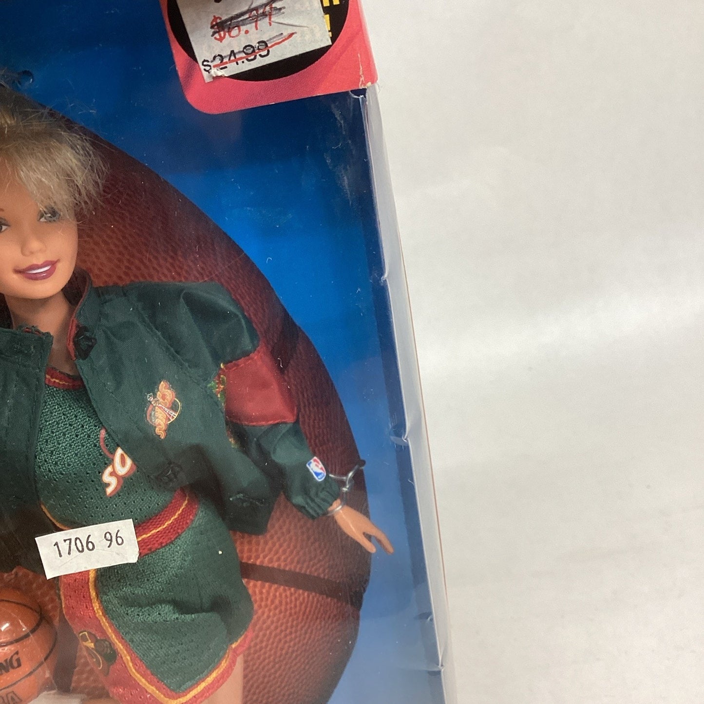 Barbie Doll Seattle Sonics Basketball 1998 Mattel # 20718 NOS NBA Team Uniform