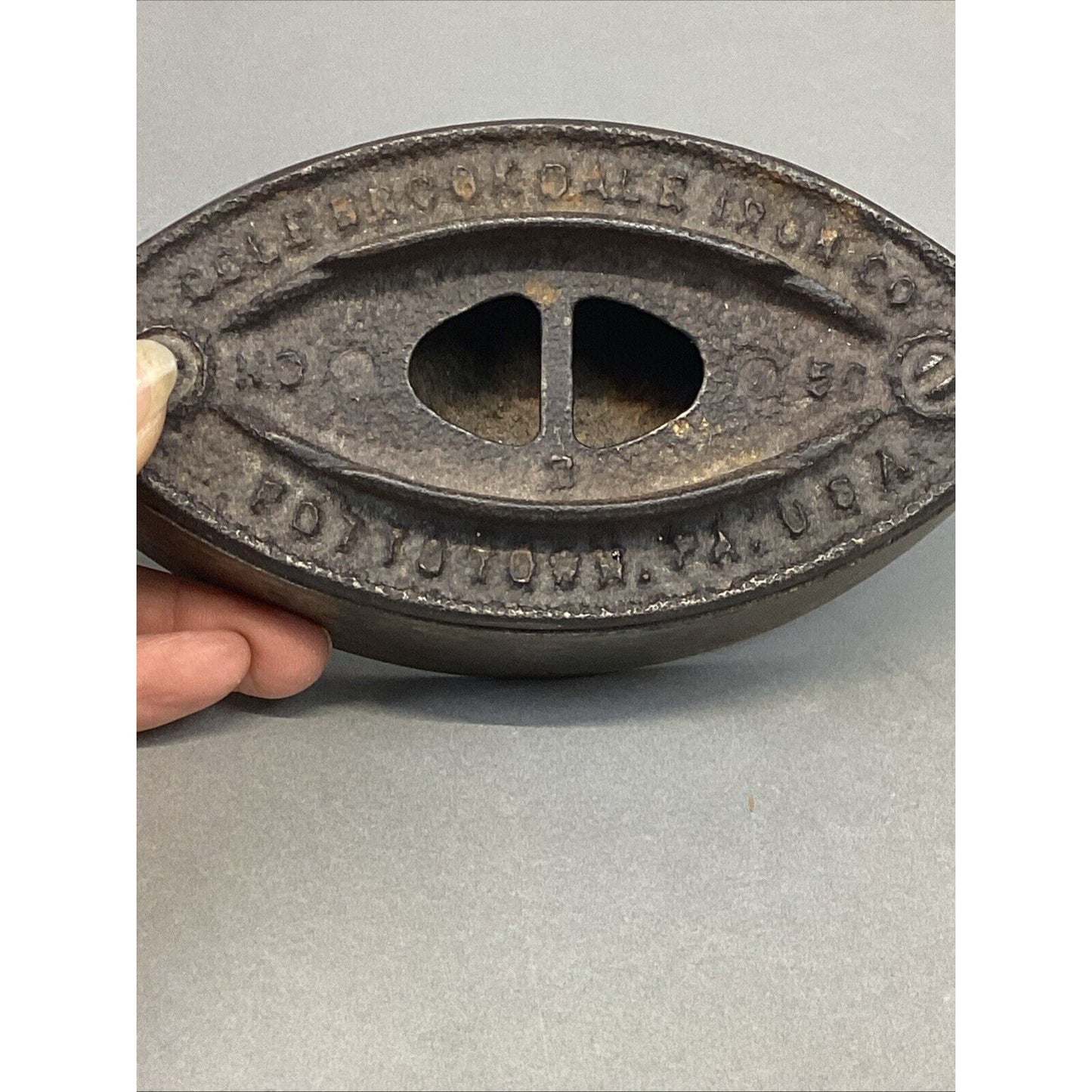 Vintage Cole Brookdale Iron Co Cast Iron Sad Iron Pottstown Pa Made In USA