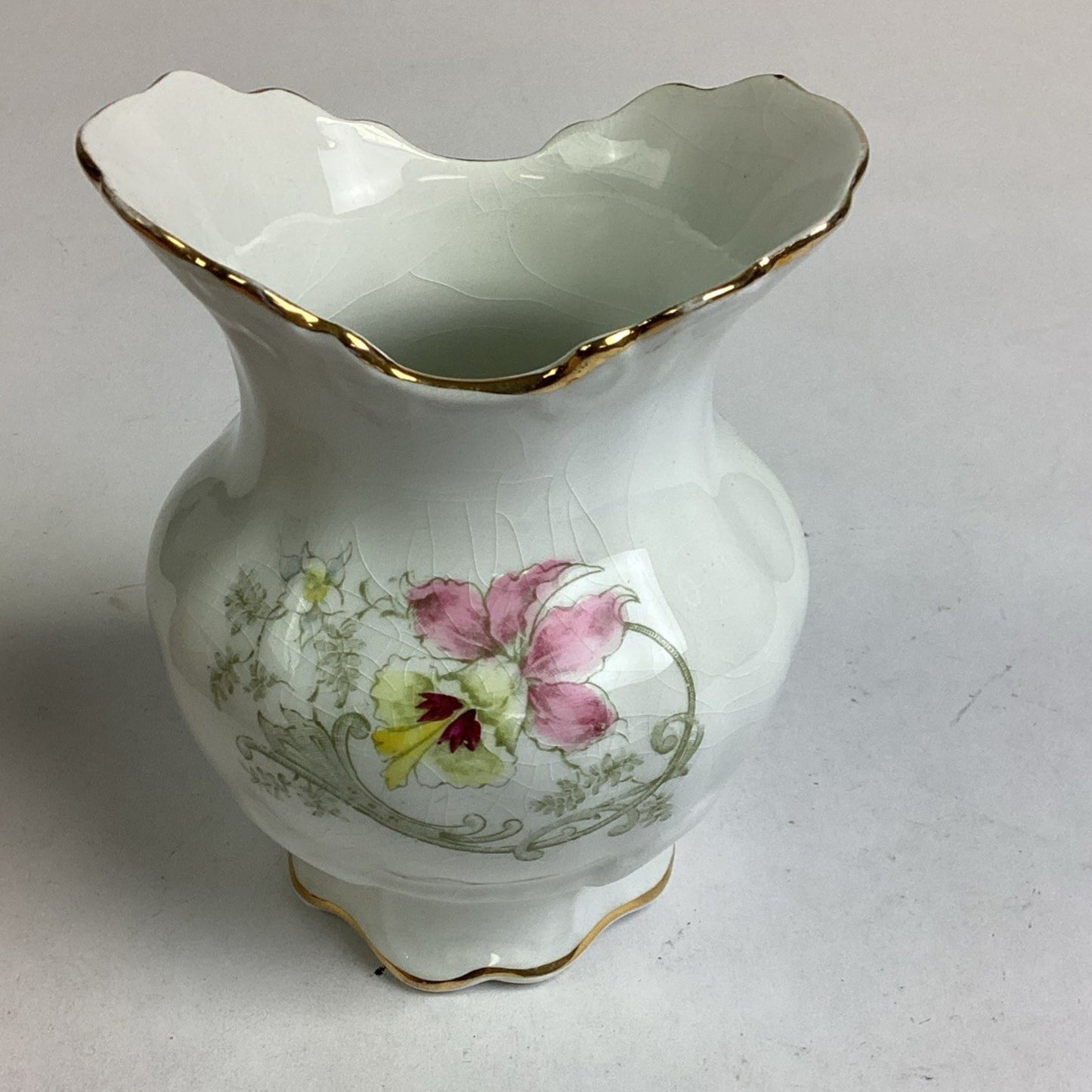 Vintage Homer Laughlin Floral Crackled Ceramic Porcelain Vase W/ Gold Trim