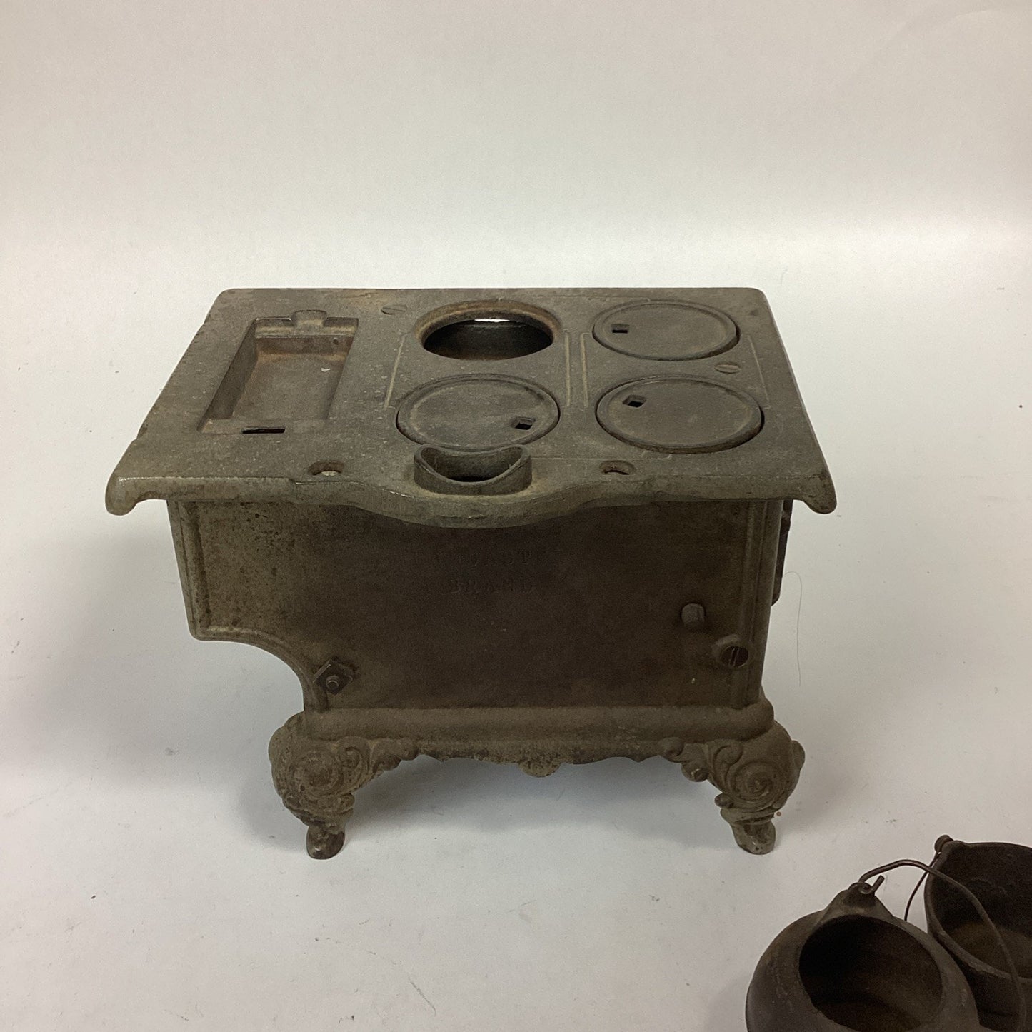 Antique Eagle Cast Iron Toy Stove With 2 Pots - Lancaster Brand - 9x6x6.5”