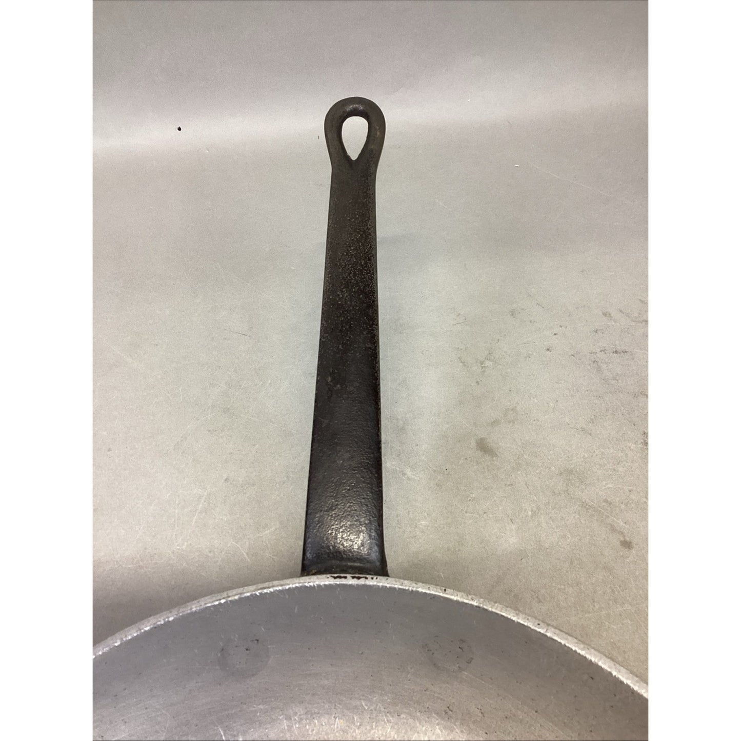 Vintage Heavy Duty Aluminum Pan - 10” Diameter