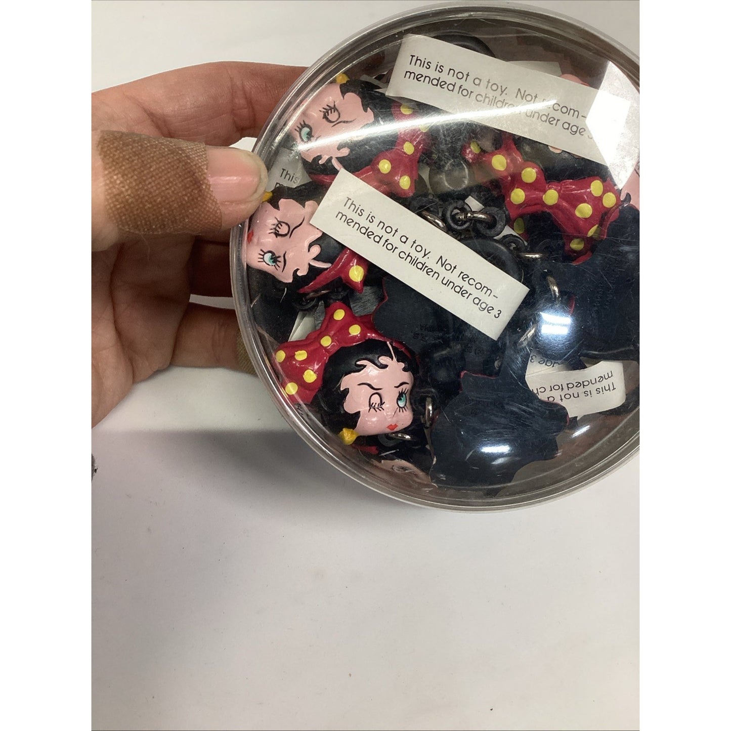 Vintage 1990 Container - Betty Boop Keychains - New - 5.3 Ounces
