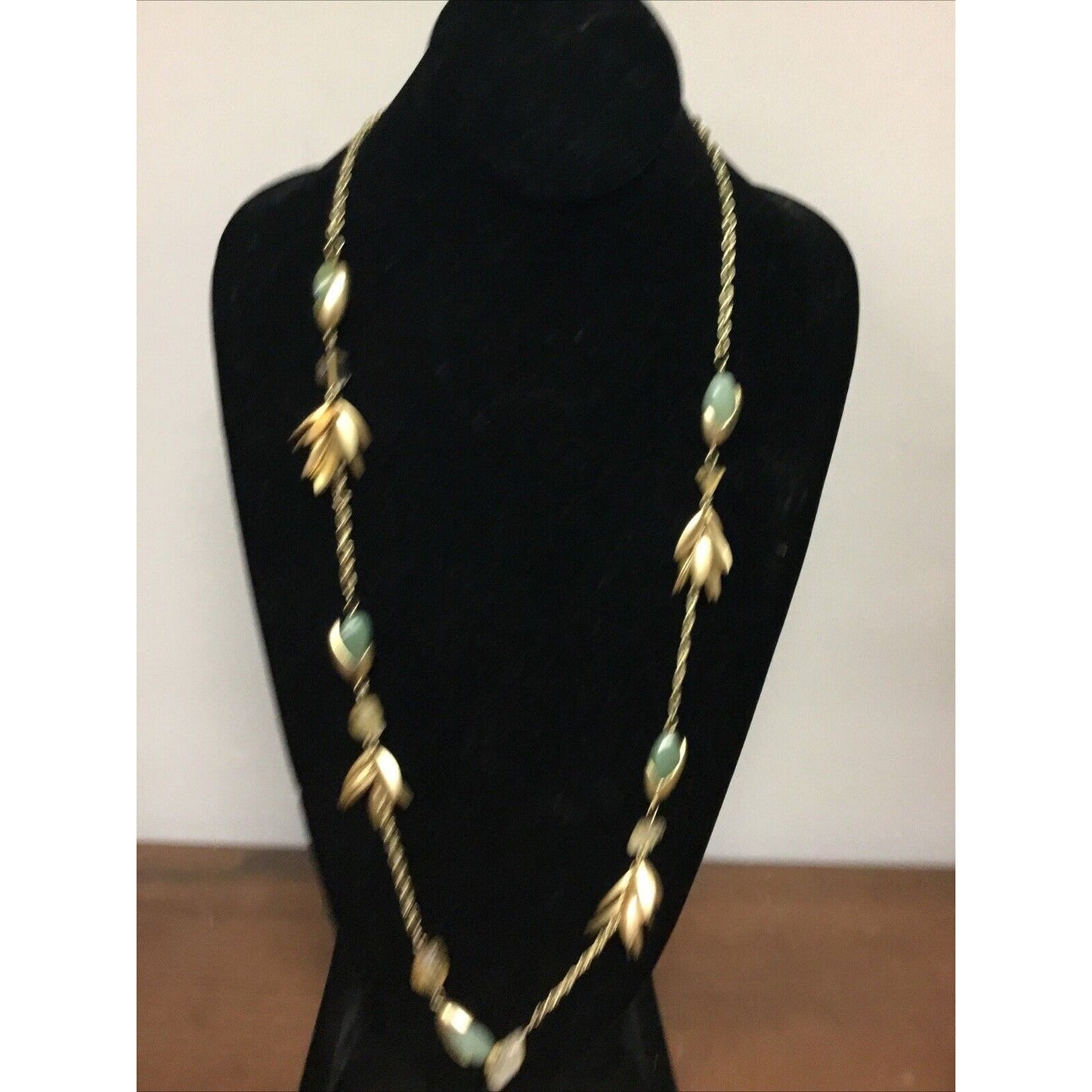 Light Turquoise And Gold Accents Chain Necklace 15”