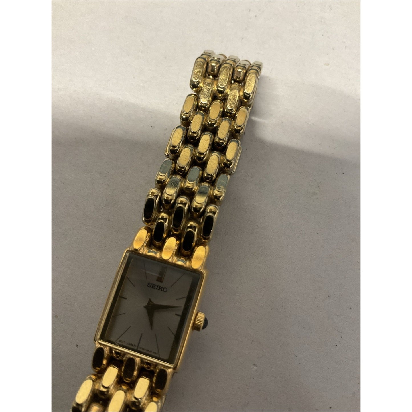 Vintage Seiko 244096 Petite Yellow Gold Tone Classic 13mm Small Tank watch