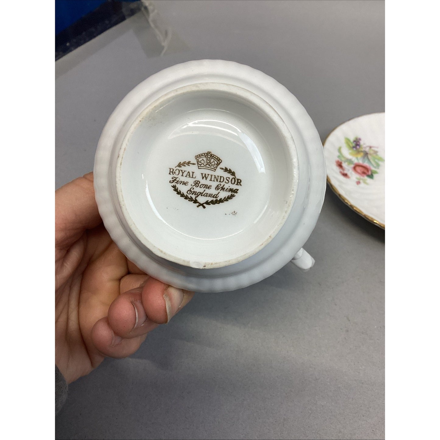 Vintage Royal Windsor Bone China Set Of 2 Floral Teacups And 4 Saucers - England