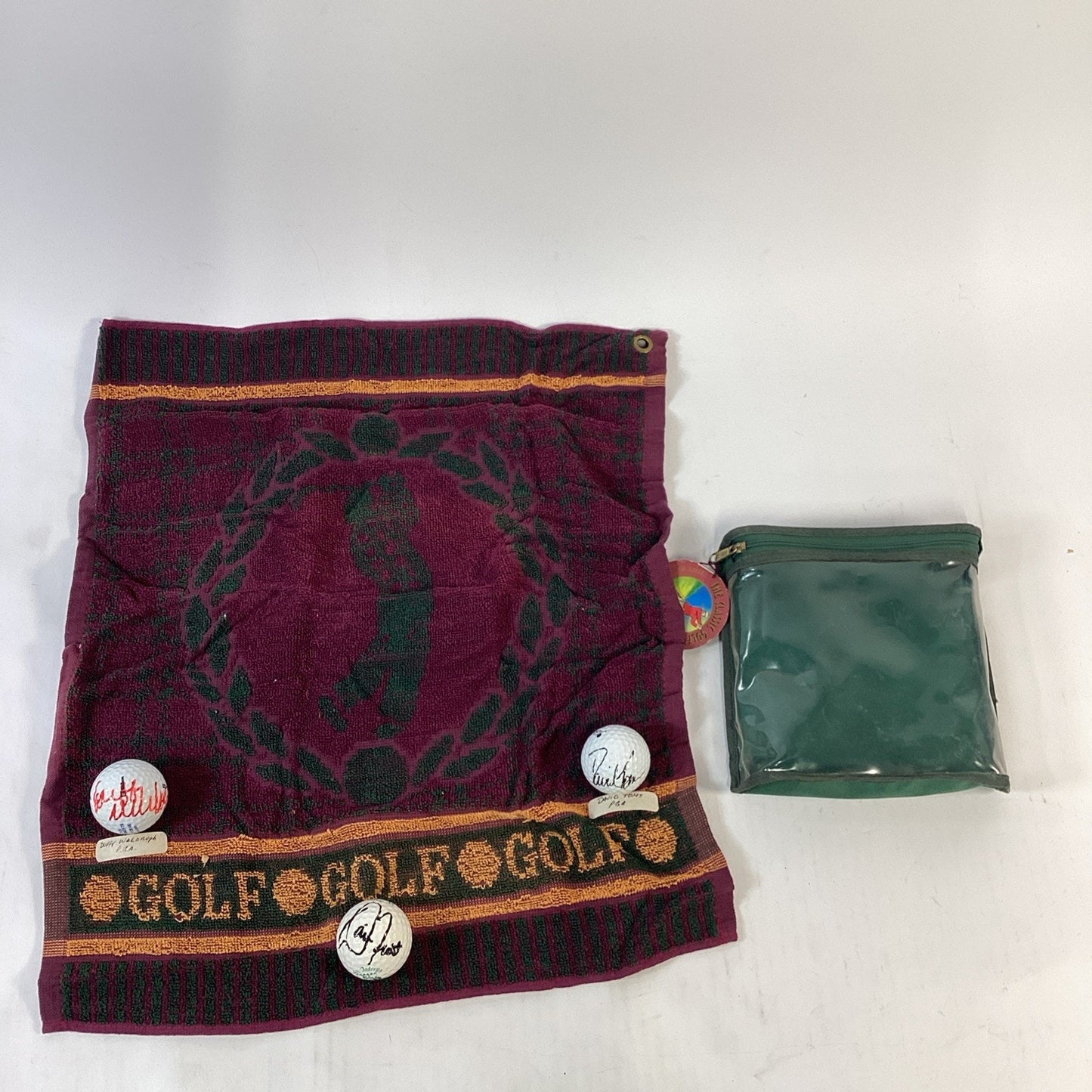 St. Saint Andrews Golf Course Links Golf Towel & Autographed Logo Balls In Pouch