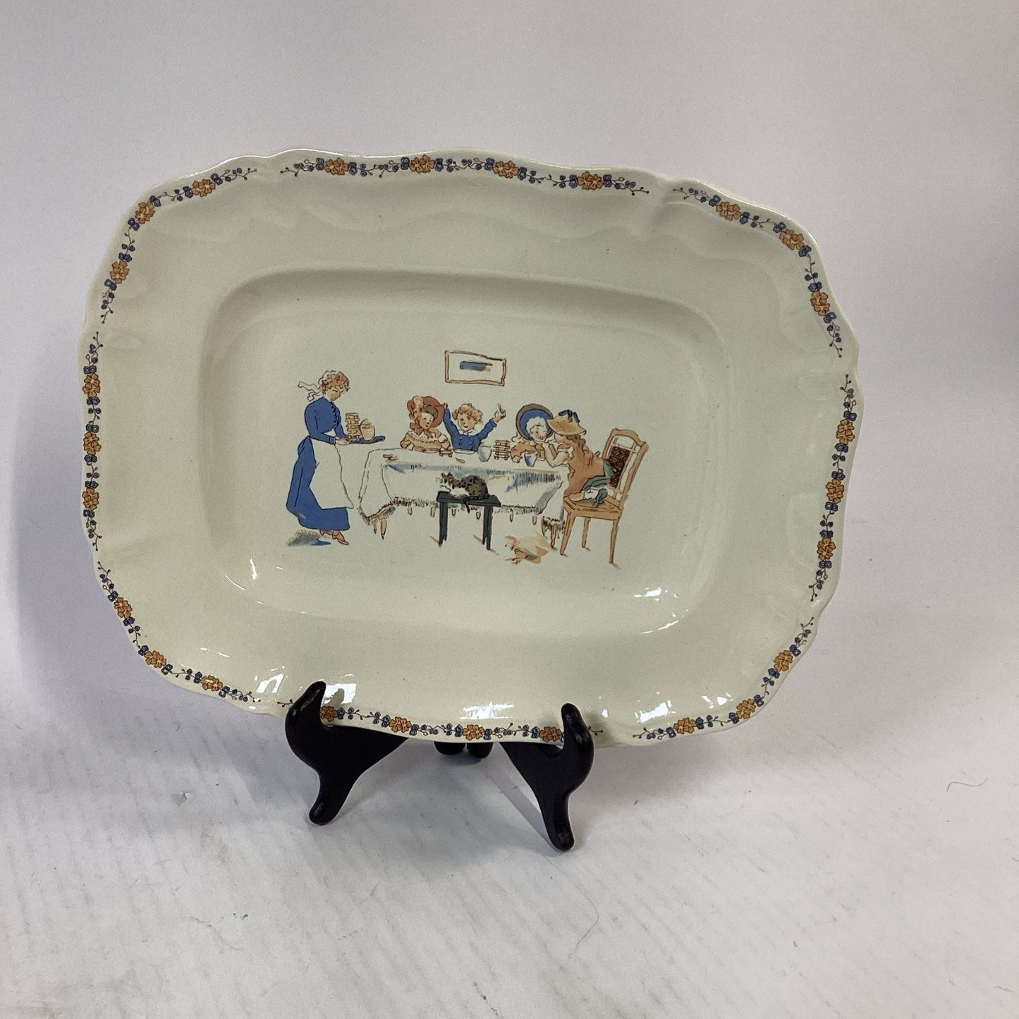 Sarreguemines serving platter from the "Les Enfants Richard" collection - France