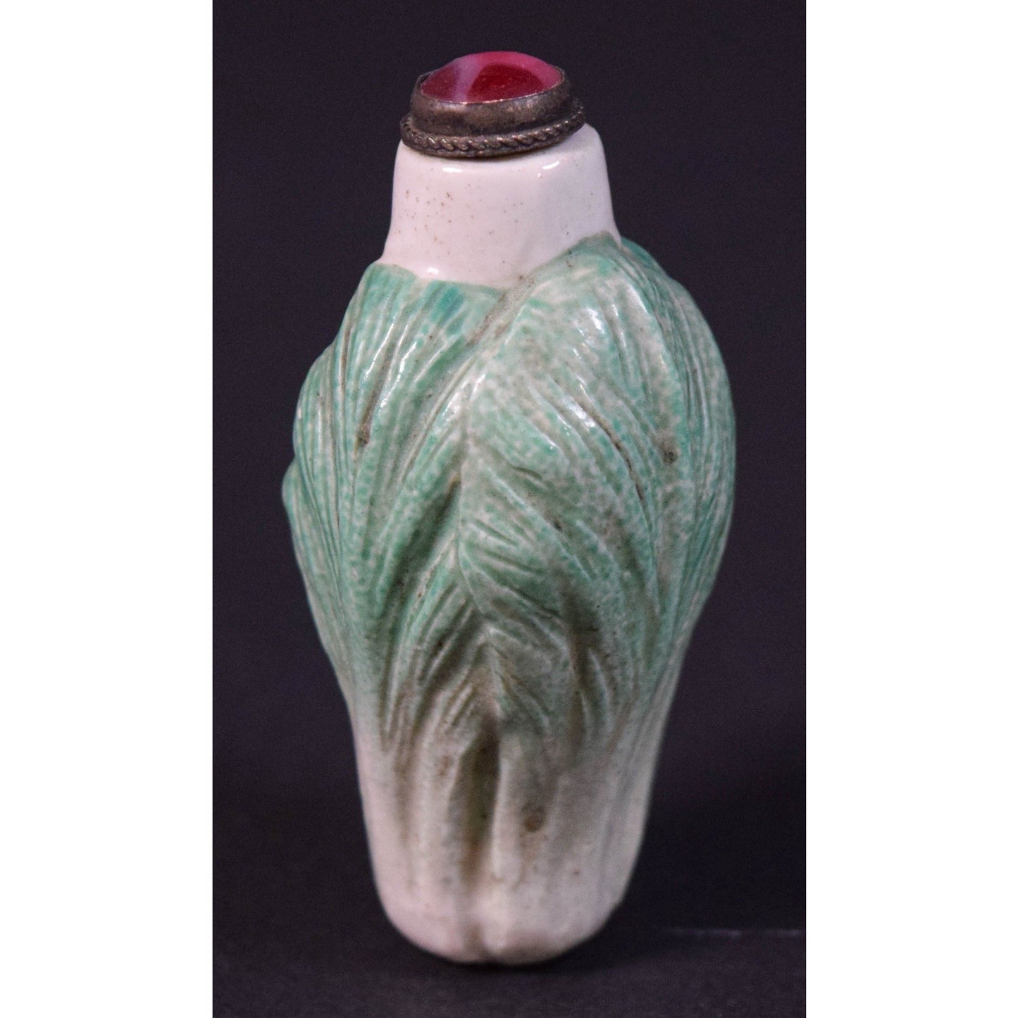 Chinese Porcelain Cabbage Snuff Bottle