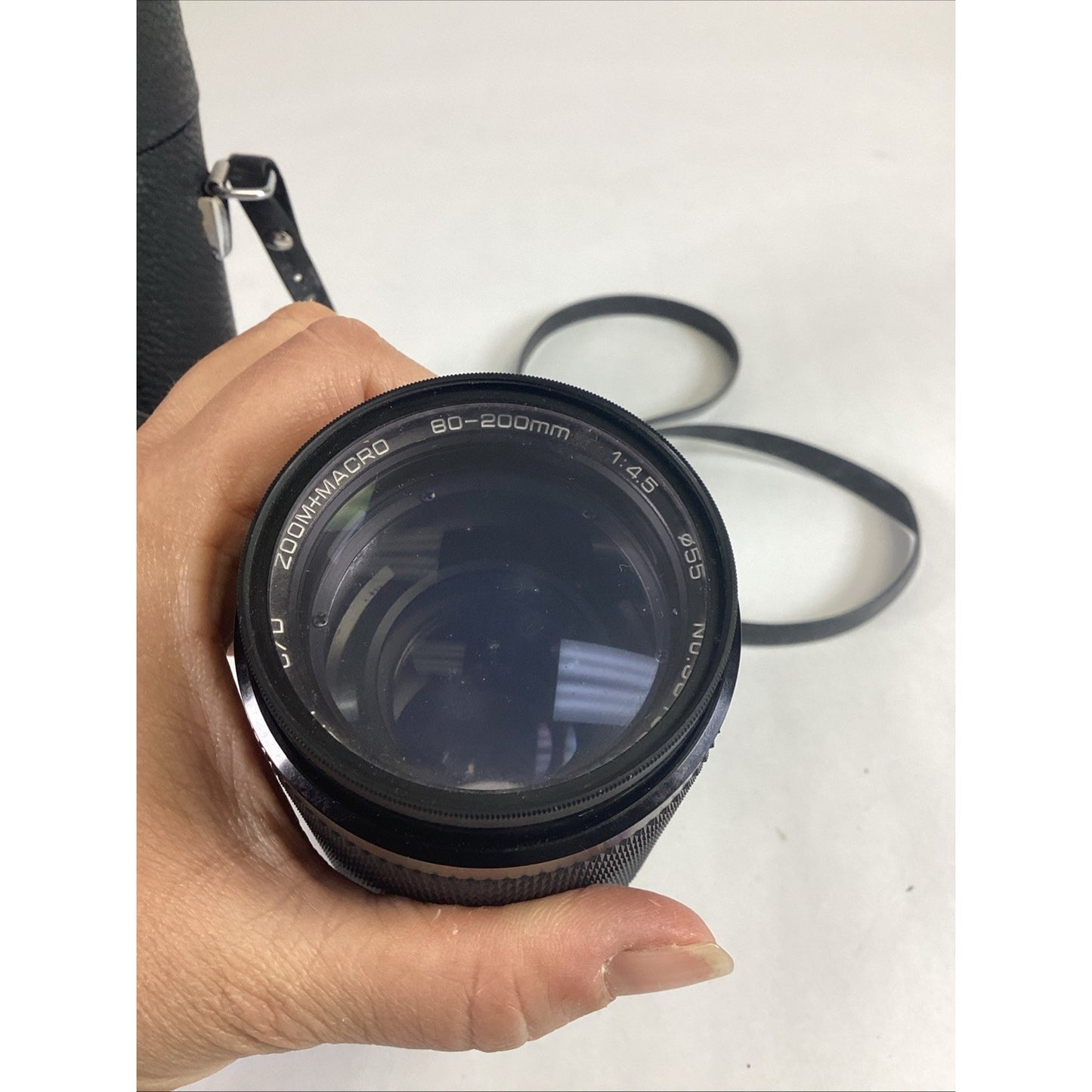 Soligor 80-200mm Zoom + Macro - #38166305 W/ Case & 2 Lens Covers