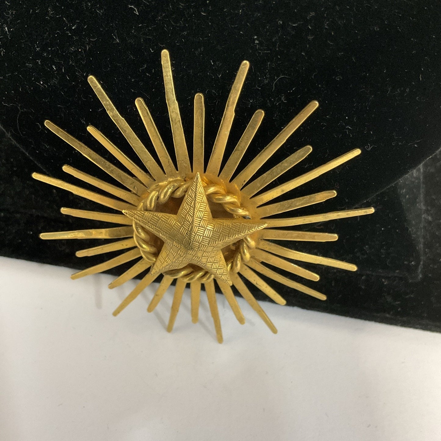 Vintage Starburst Brooch Gold Tone
