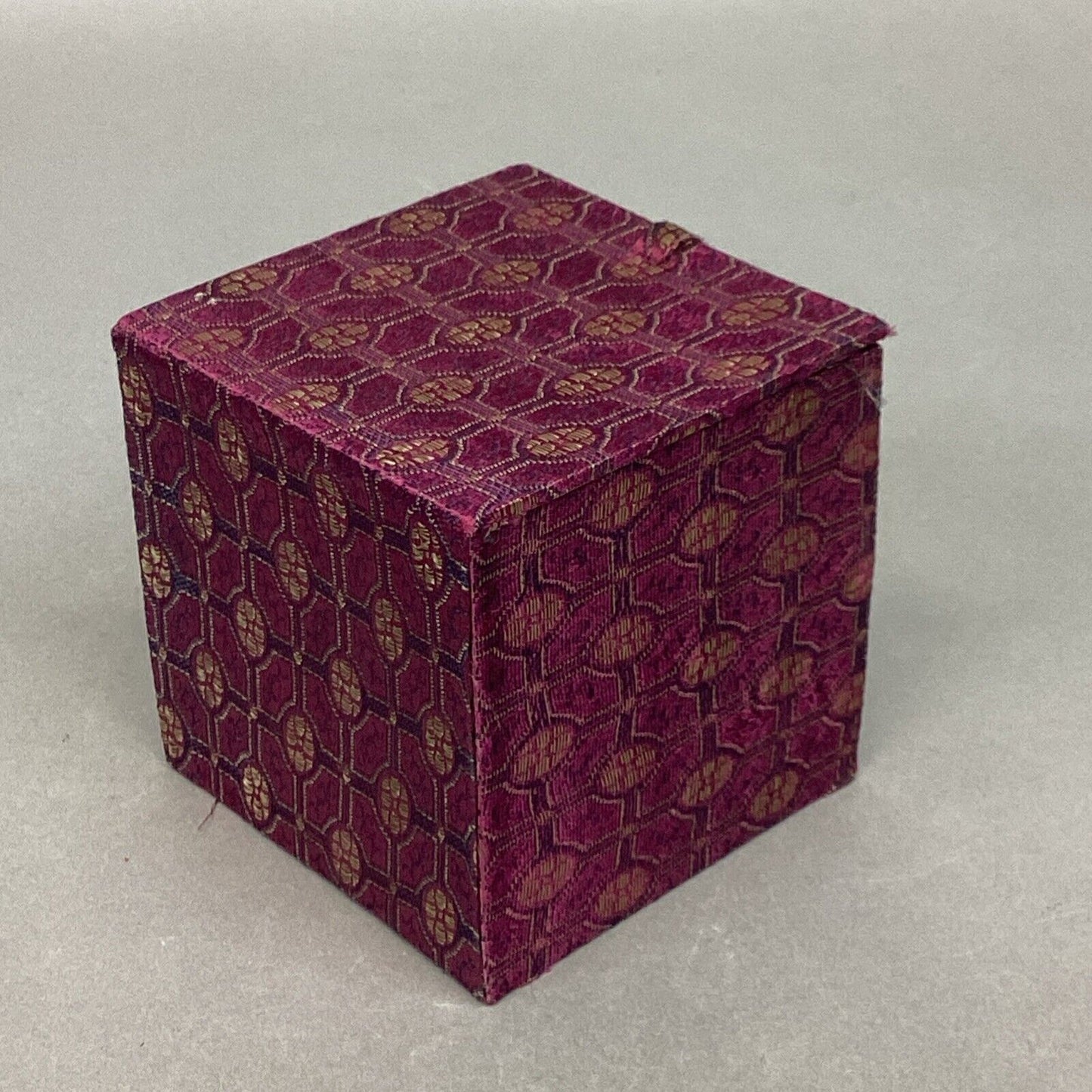 Vintage Purple Fabric Covered Jewelry Or Trinket Box W/ Ivory Clasp - 3.5x3.5”