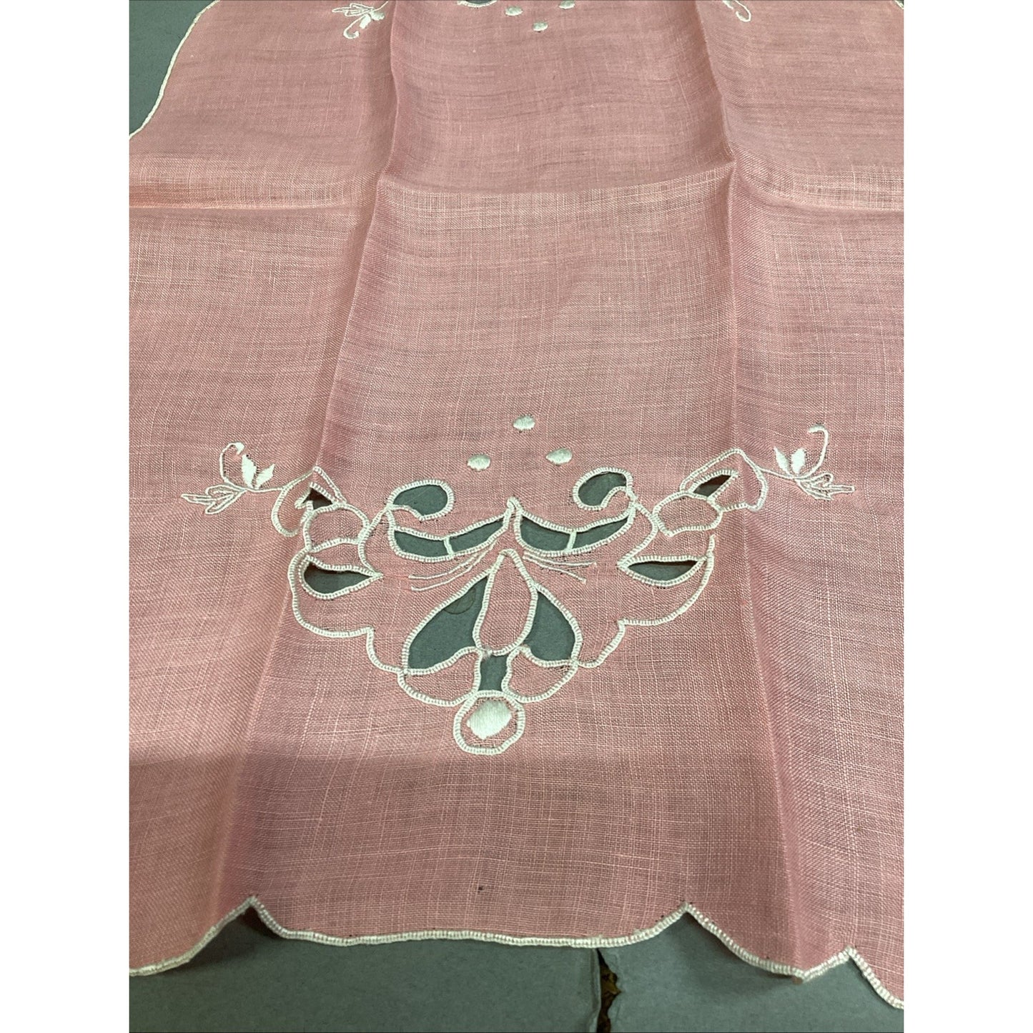 Set Of 4 Vintage Hand Embroidered Linen Fingertip Towels