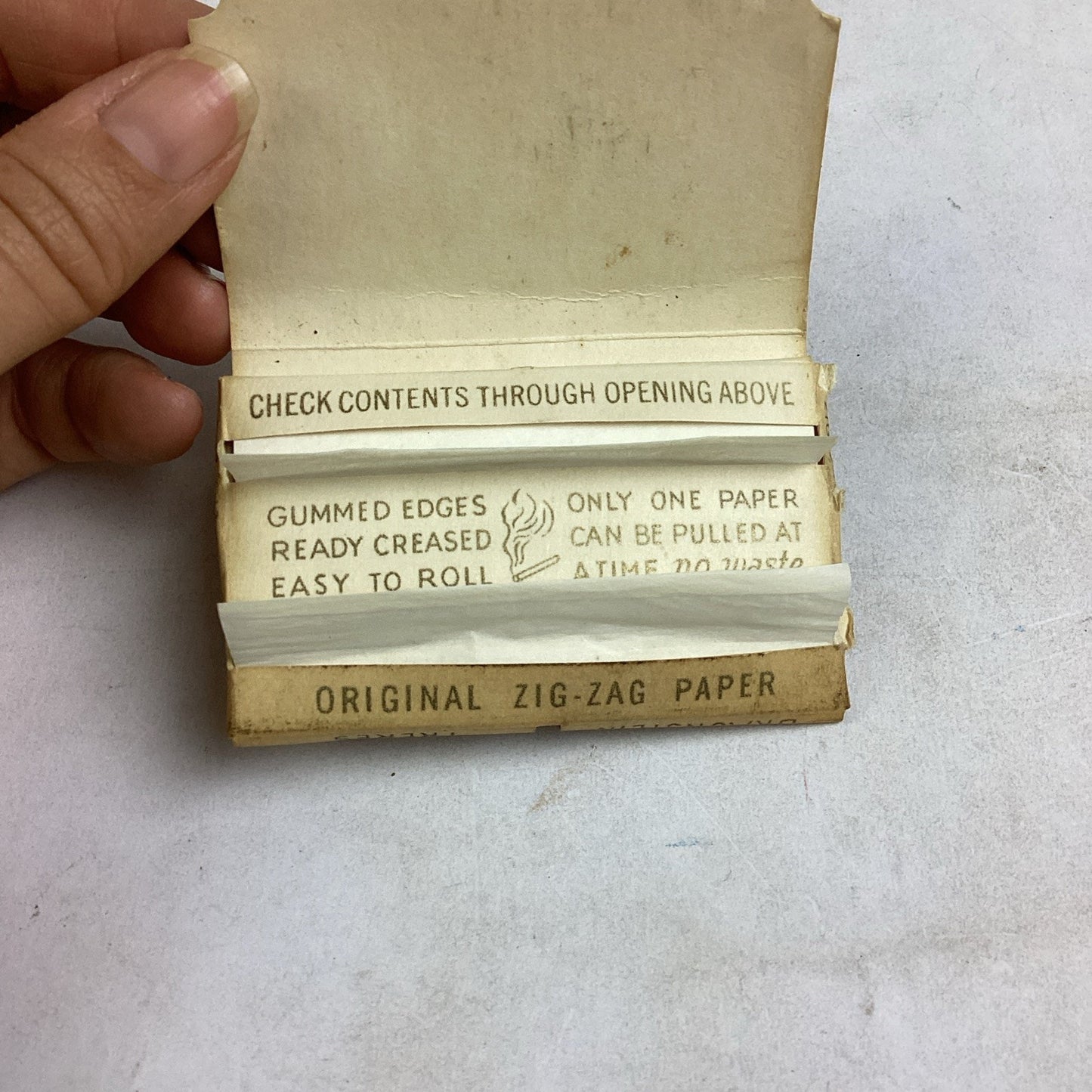 VTG EPAC Cigarette Rolling Device W/ Manual & Braunstein Freres Cigarette Paper