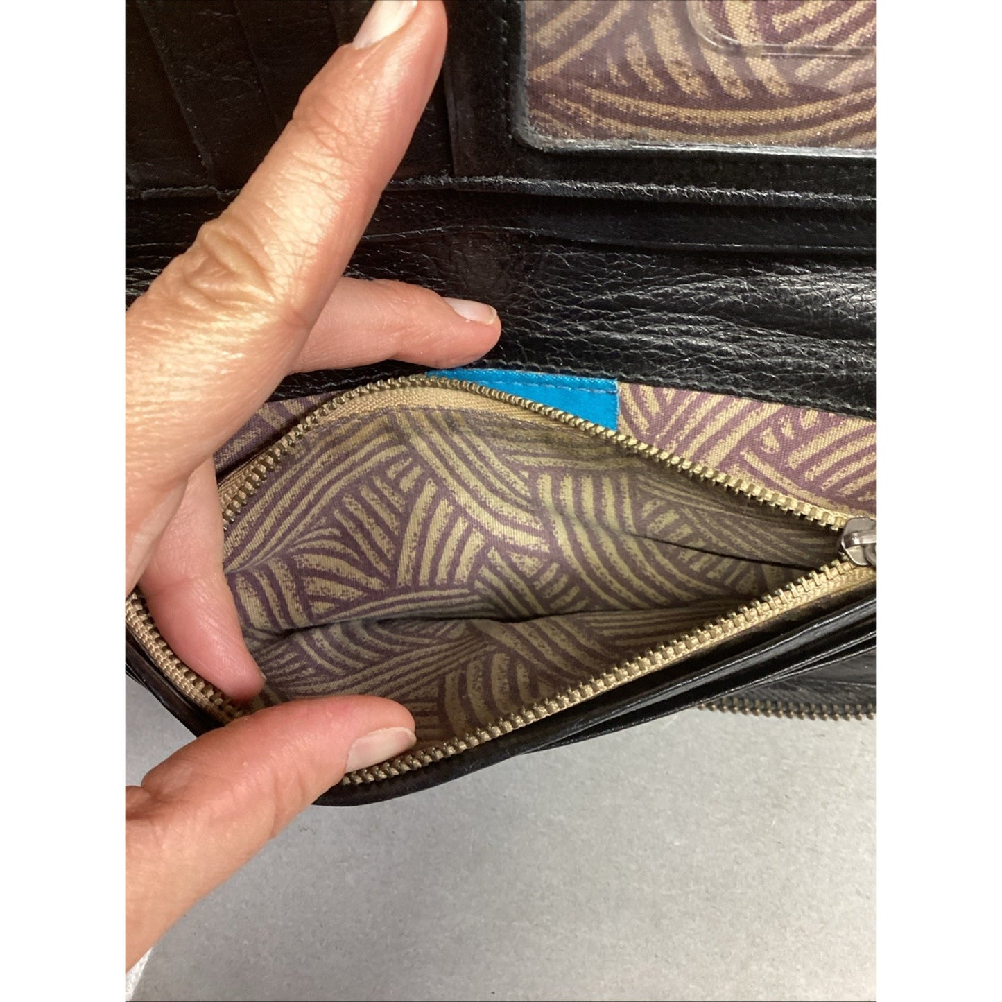 The Sak Vintage Women’s Black Leather Wallet - 8x4”