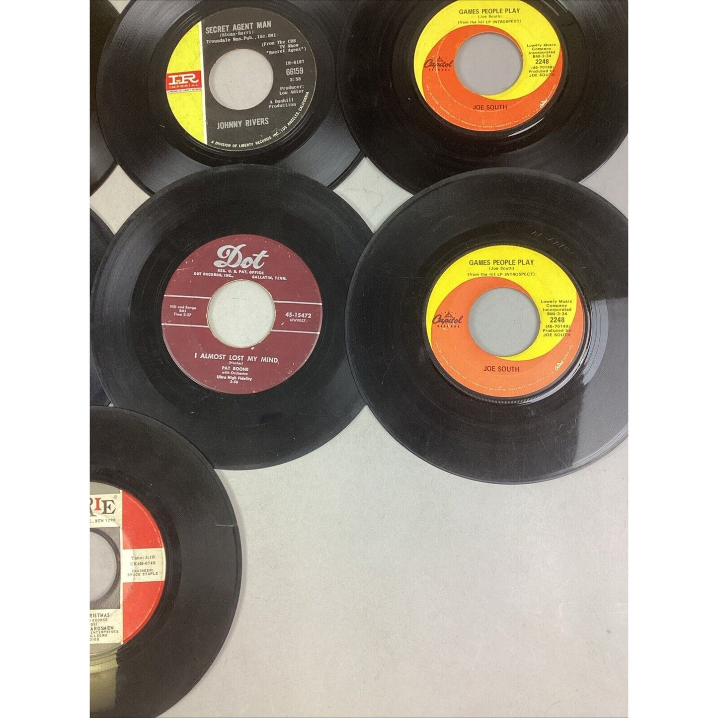 Lot Of 13 - 45’s Vinyls - Hawaii 5-0, Stingray, Johnny Rivers, Youngbloods,