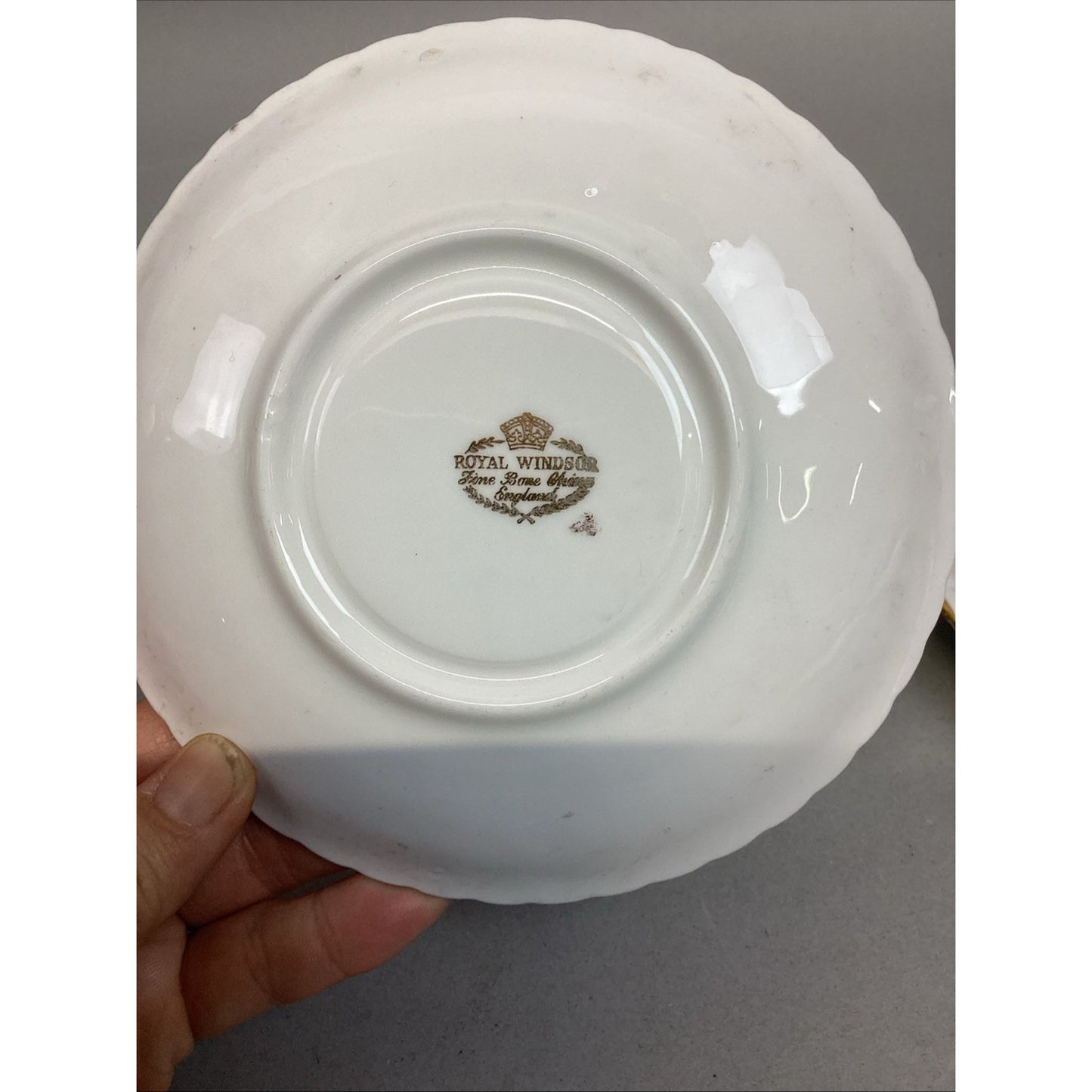 Vintage Royal Windsor Bone China Set Of 2 Floral Teacups And 4 Saucers - England