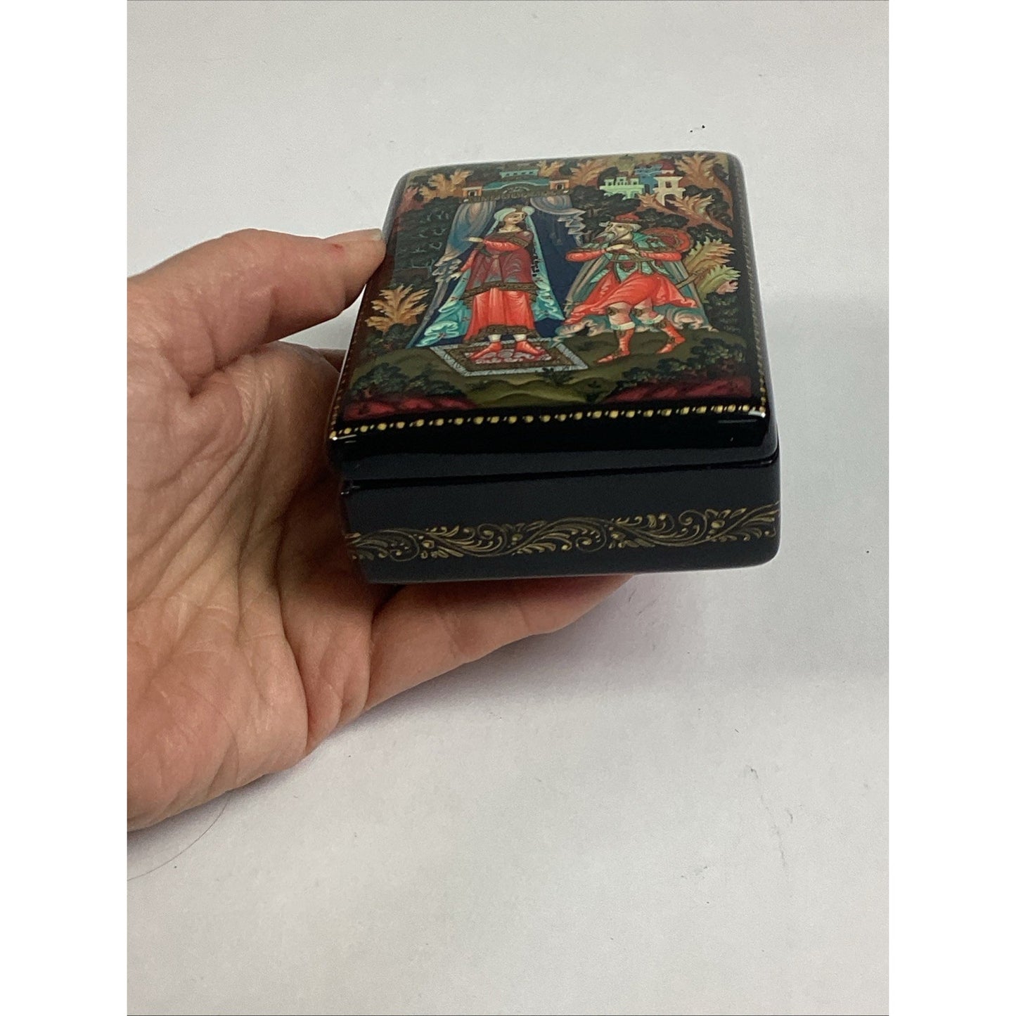 Russian Lacquer Hand Painted Papier Mache Trinket Box