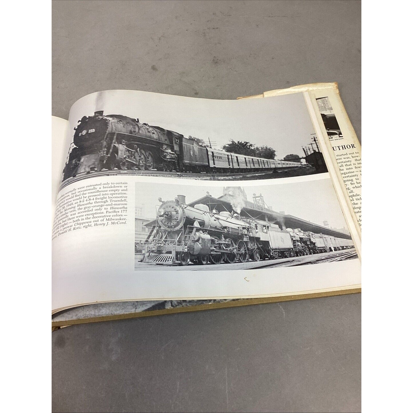 The Hiawatha Story by Jim Scribbins Milwaukee Wisconsin Railroad 1970 Hardcover