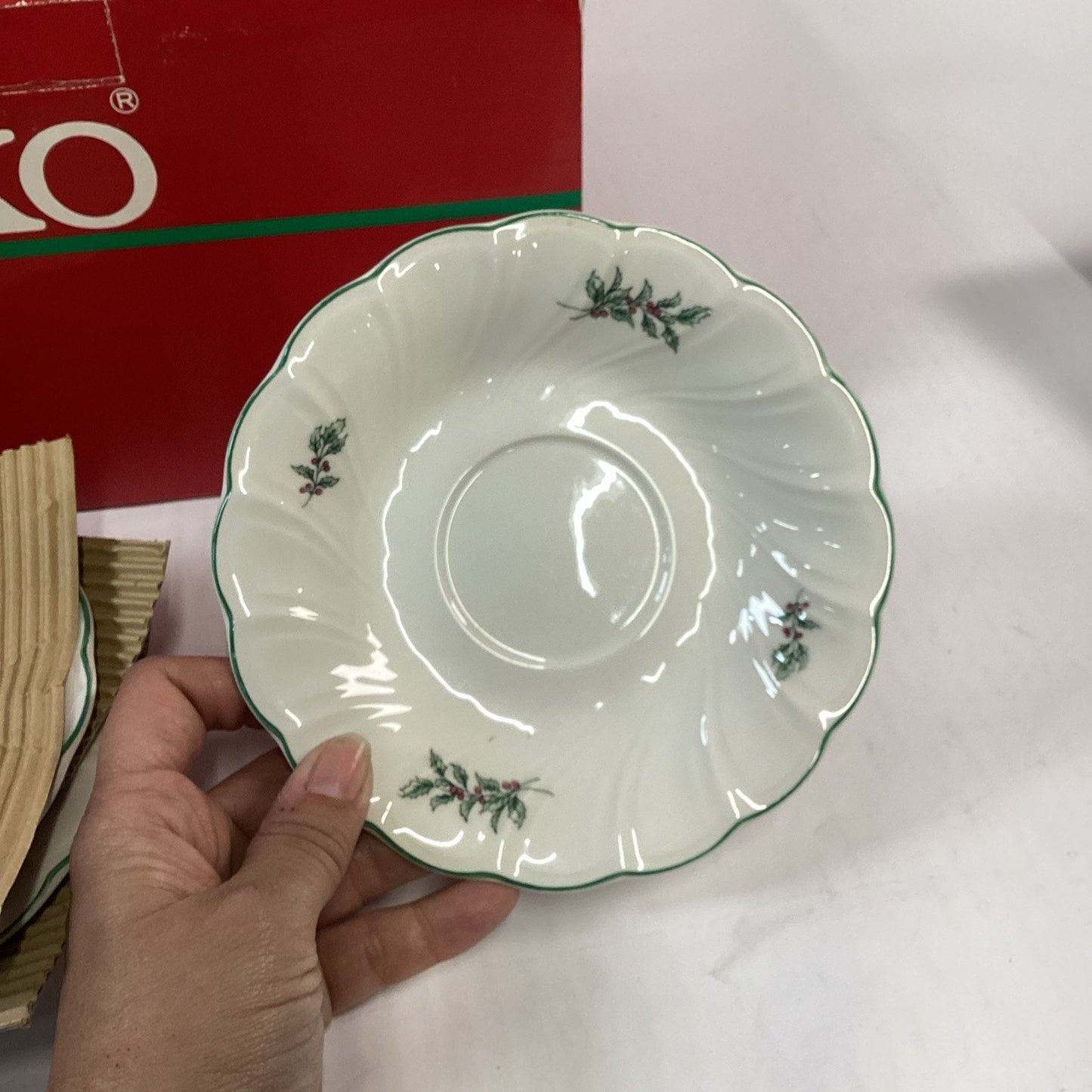 NIKKO Japan Happy Holidays 12 Piece Set Christmas Tree Dinner Plate, Cup, Saucer