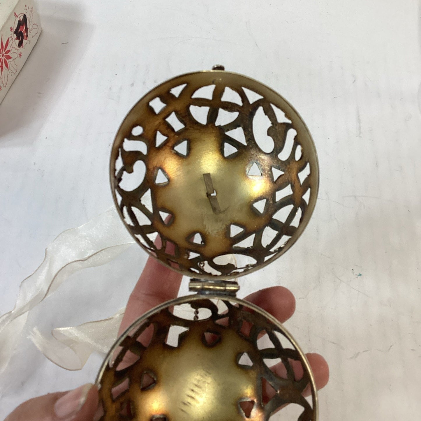 Silver-Plated Pomander Potpourri Ornament Ball Hinged Perforated Sphere Decor