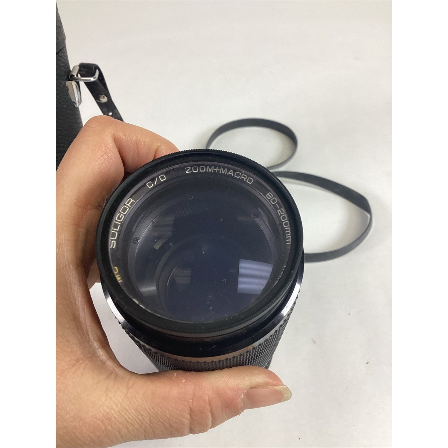 Soligor 80-200mm Zoom + Macro - #38166305 W/ Case & 2 Lens Covers