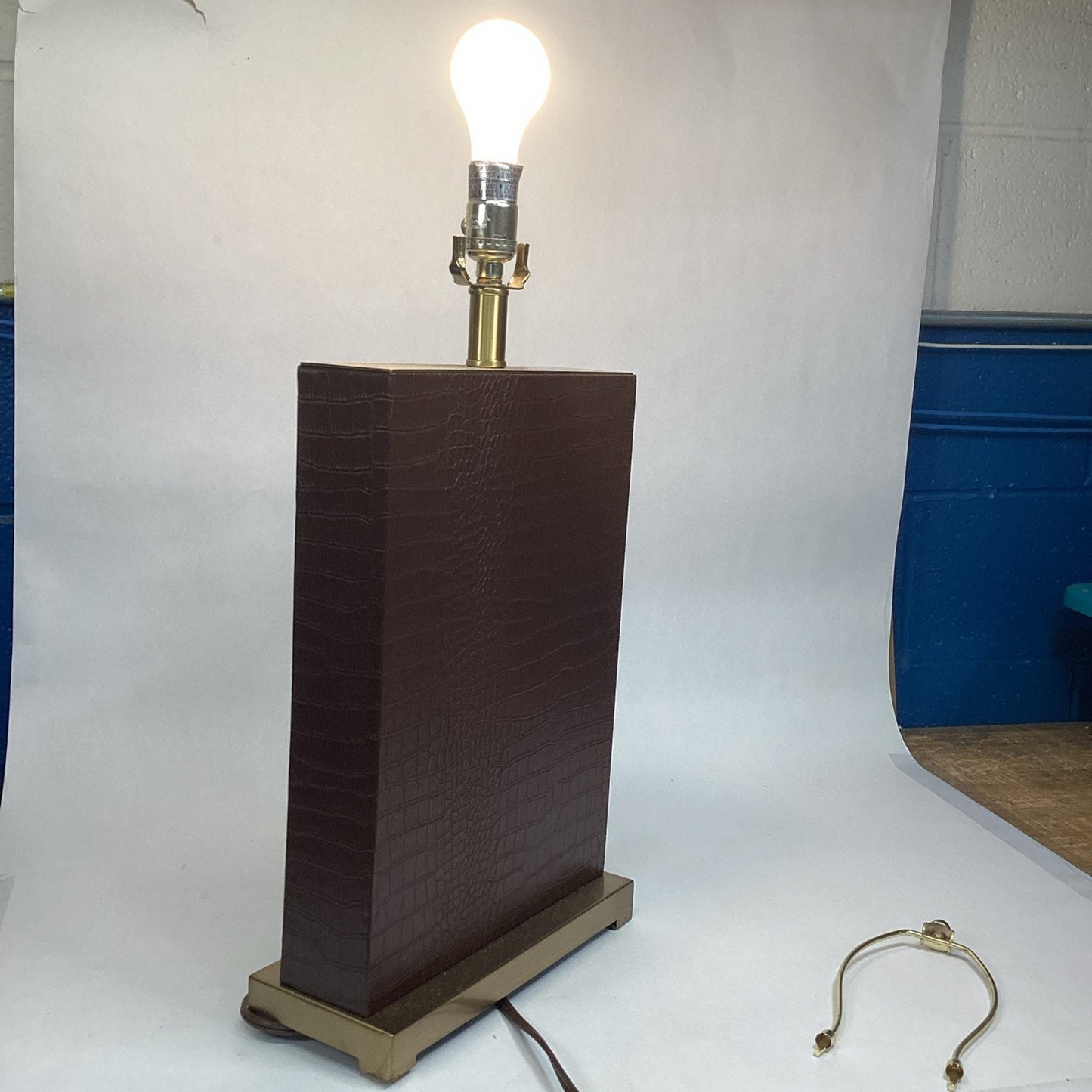 Safavieh Delia Brown Faux Crocodile Table Lamp W/ Shade