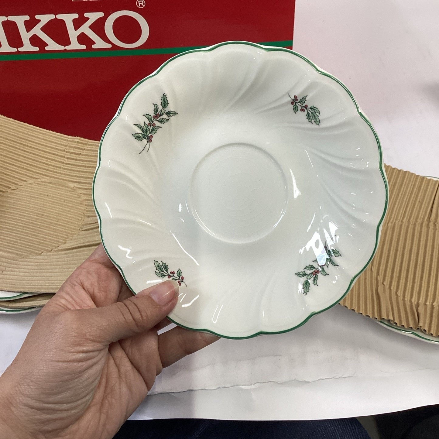 NIKKO Japan Happy Holidays 12 Piece Set Christmas Tree Dinner Plate, Cup, Saucer