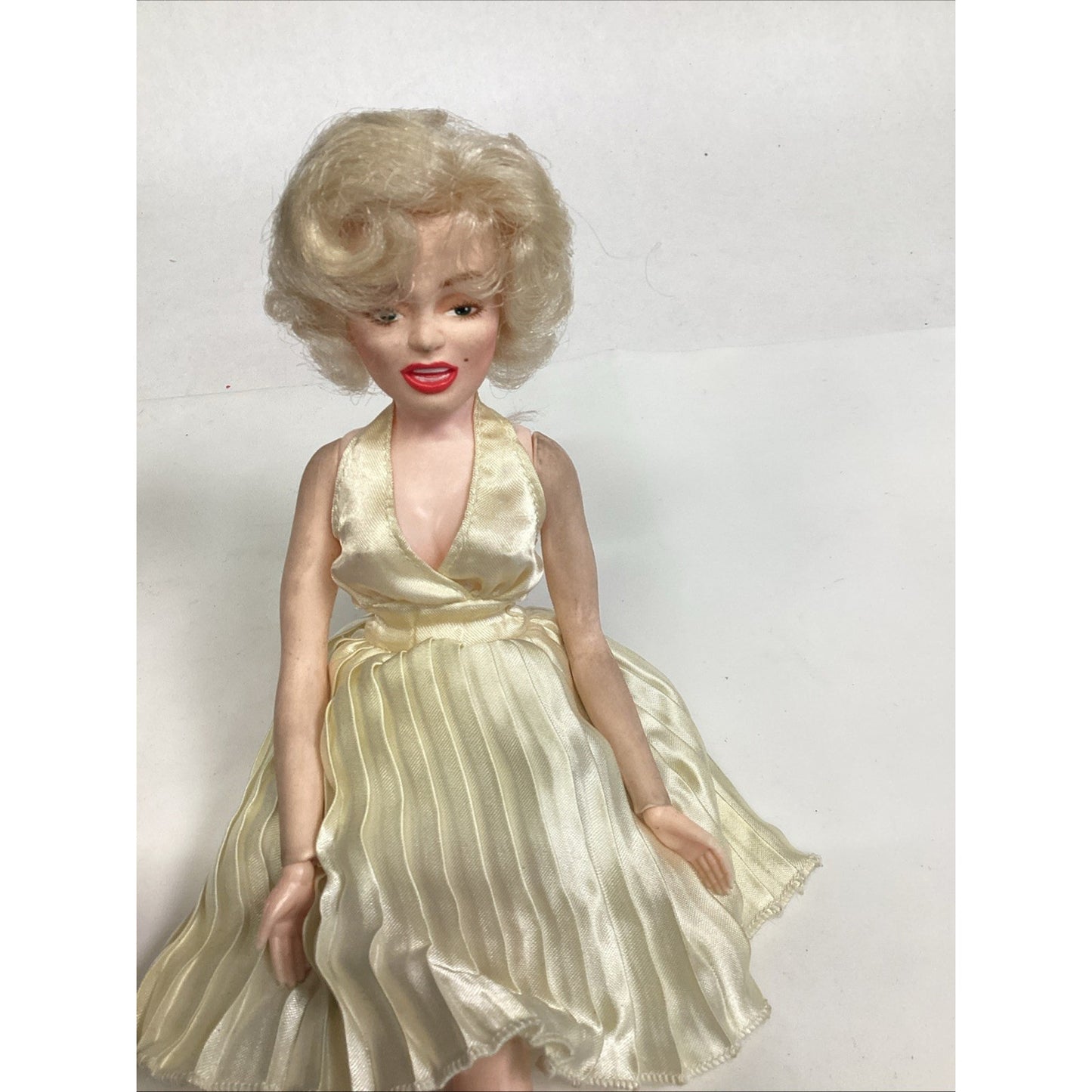 1982 Tristar Marilyn Monroe Doll W/ Moveable Hands & Legs - 11”L - Bendable