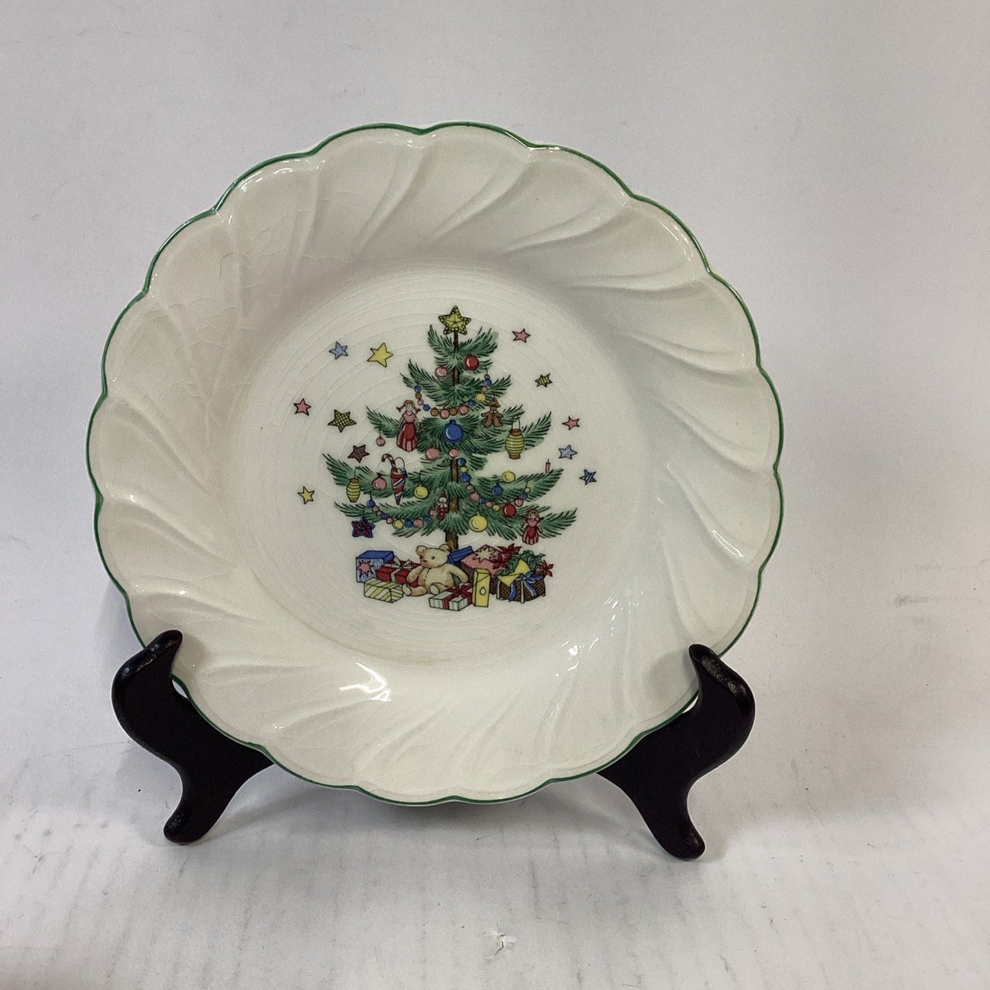 Set Of 8 Nikko Happy Holidays Salad/Dessert Plates Christmas 7 7/8" Green Trim