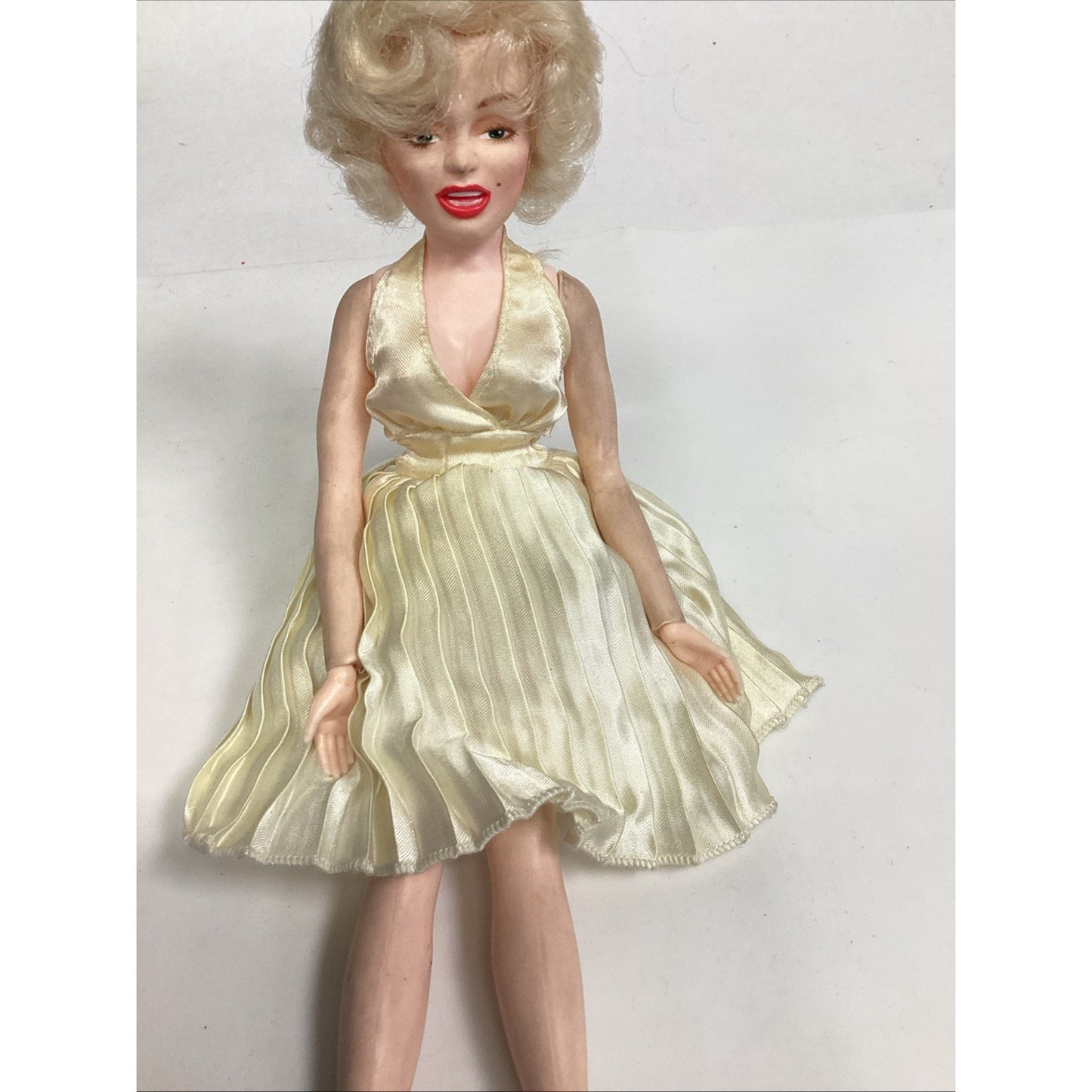 1982 Tristar Marilyn Monroe Doll W/ Moveable Hands & Legs - 11”L - Bendable
