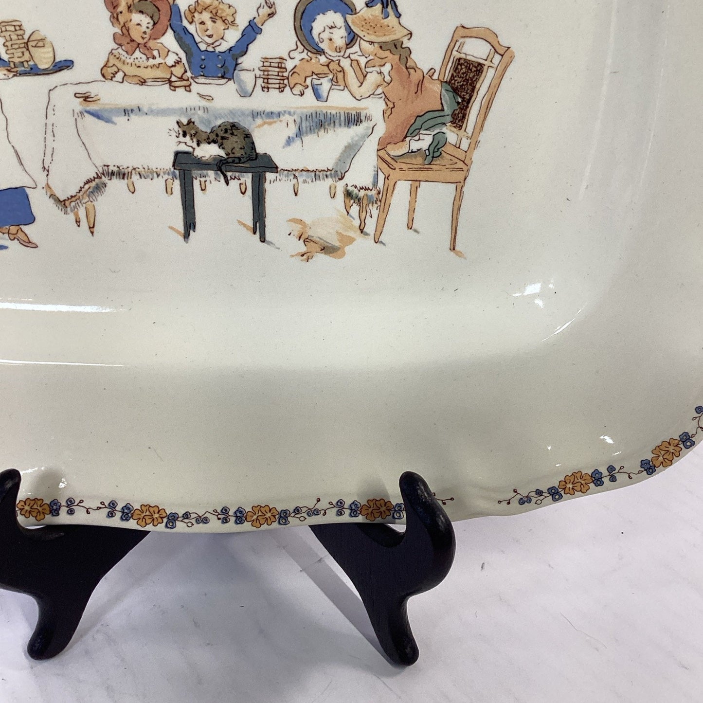 Sarreguemines serving platter from the "Les Enfants Richard" collection - France