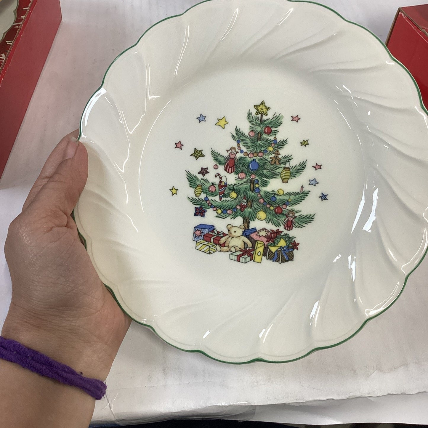 Set Of 8 Nikko Happy Holidays Salad/Dessert Plates Christmas 7 7/8" Green Trim