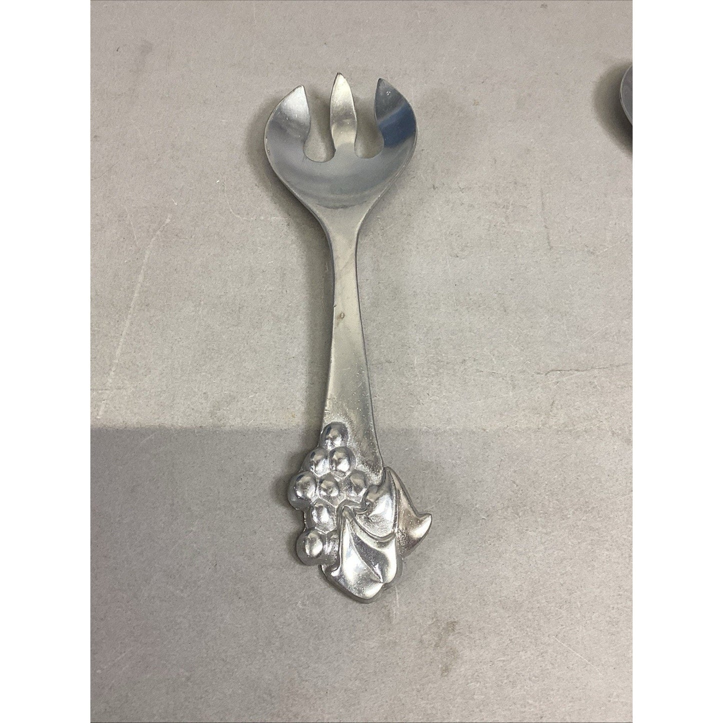Mariposa Pewter Salad Serving Set Fork Spoon Grapes Grapevine Utensils 1990