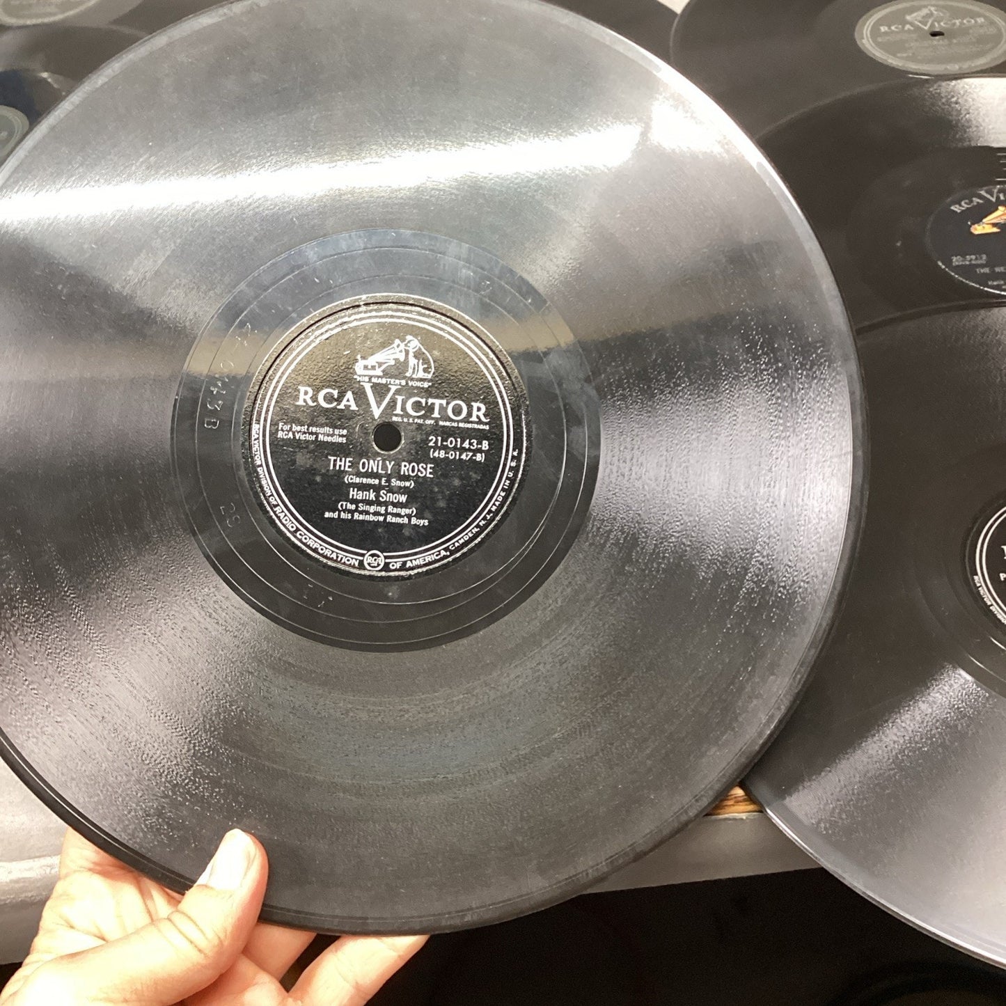 Lot Of Of 15 Hank Snow The Singing Ranger 10” Records In Record Holder