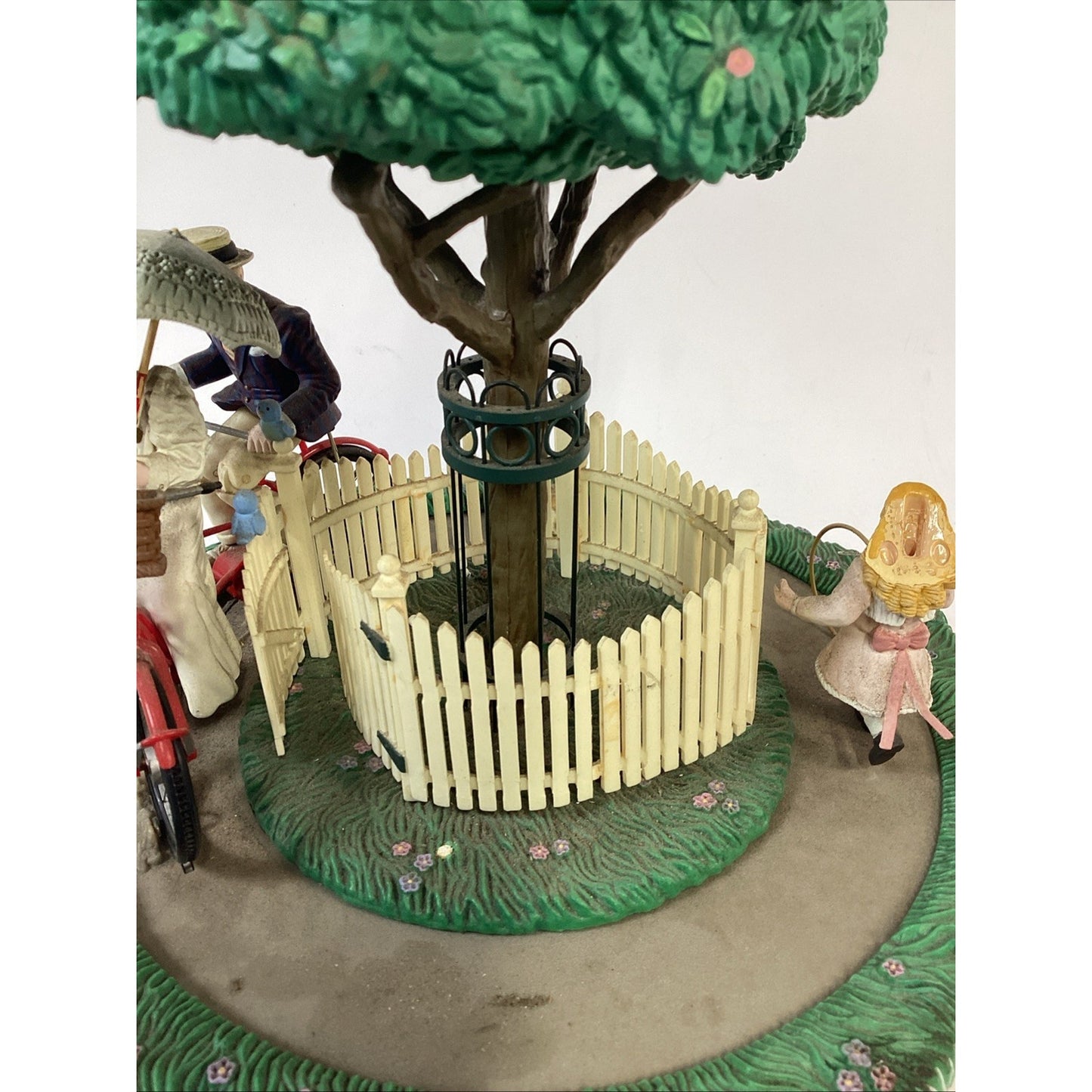 Enesco Musical Box Light Up Music Two Riding A Bike Under Tree Untested - Read