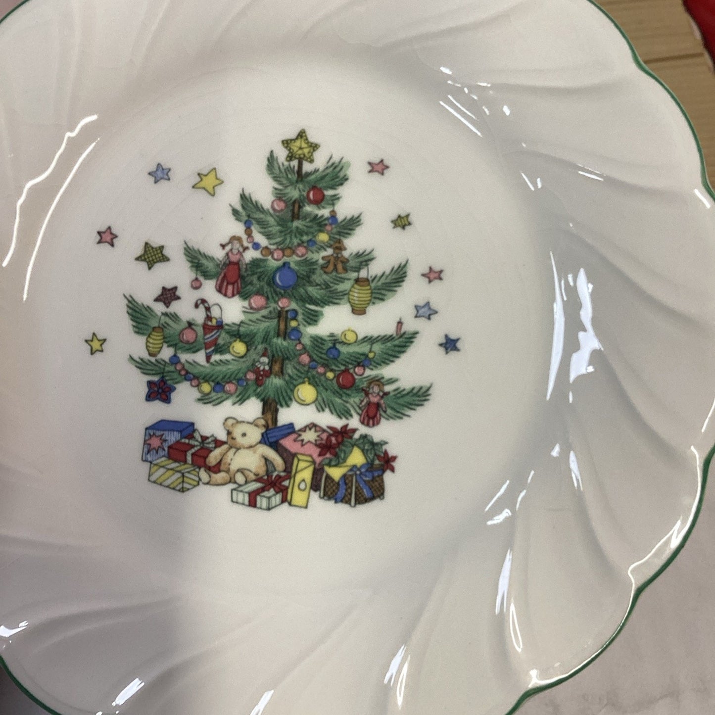Set Of 8 Nikko Happy Holidays Salad/Dessert Plates Christmas 7 7/8" Green Trim