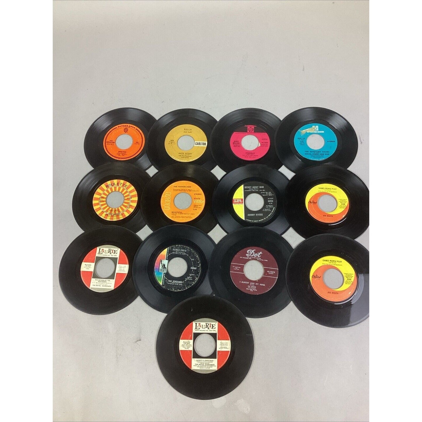 Lot Of 13 - 45’s Vinyls - Hawaii 5-0, Stingray, Johnny Rivers, Youngbloods,