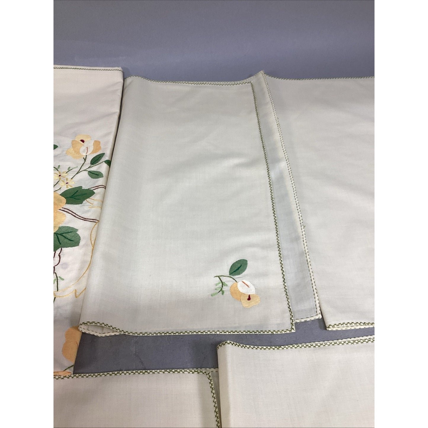 Vintage Hand Embroidery Broderie A La Main Floral Tablecloth & Napkins Set 70x18