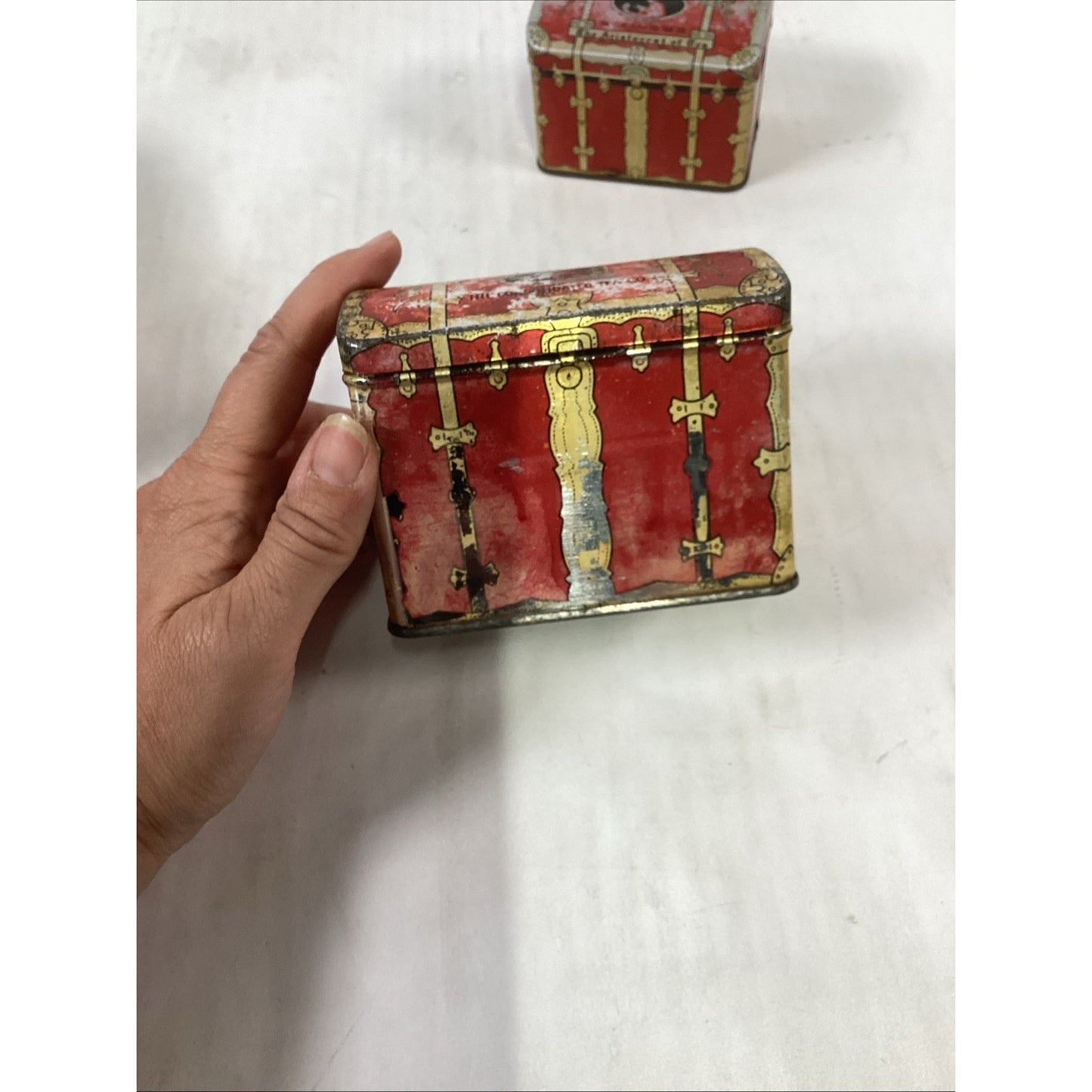3 Vintage SWEE-TOUCH-NEE TREASURE CHEST TEA TINS - Nesting Tins