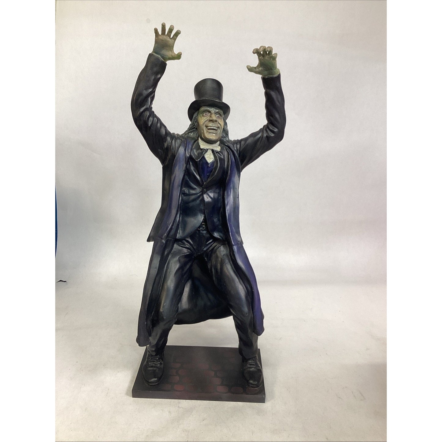 Vintage 1990 Screamin' London After Midnight Figure - 18.5”H - NOS