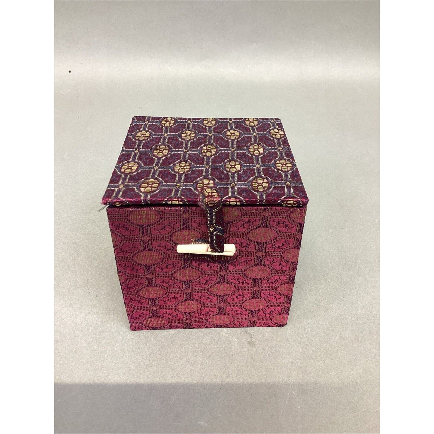 Vintage Purple Fabric Covered Jewelry Or Trinket Box W/ Ivory Clasp - 3.5x3.5”