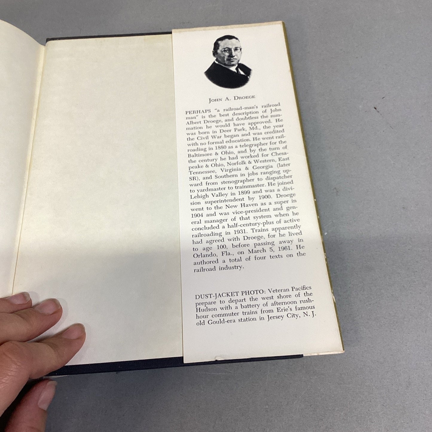 Passenger Terminals and Trains - by Droege - Kalmbach Publishing 1969 Reprint