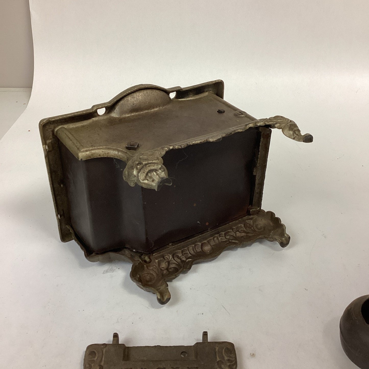 Antique Eagle Cast Iron Toy Stove With 2 Pots - Lancaster Brand - 9x6x6.5”