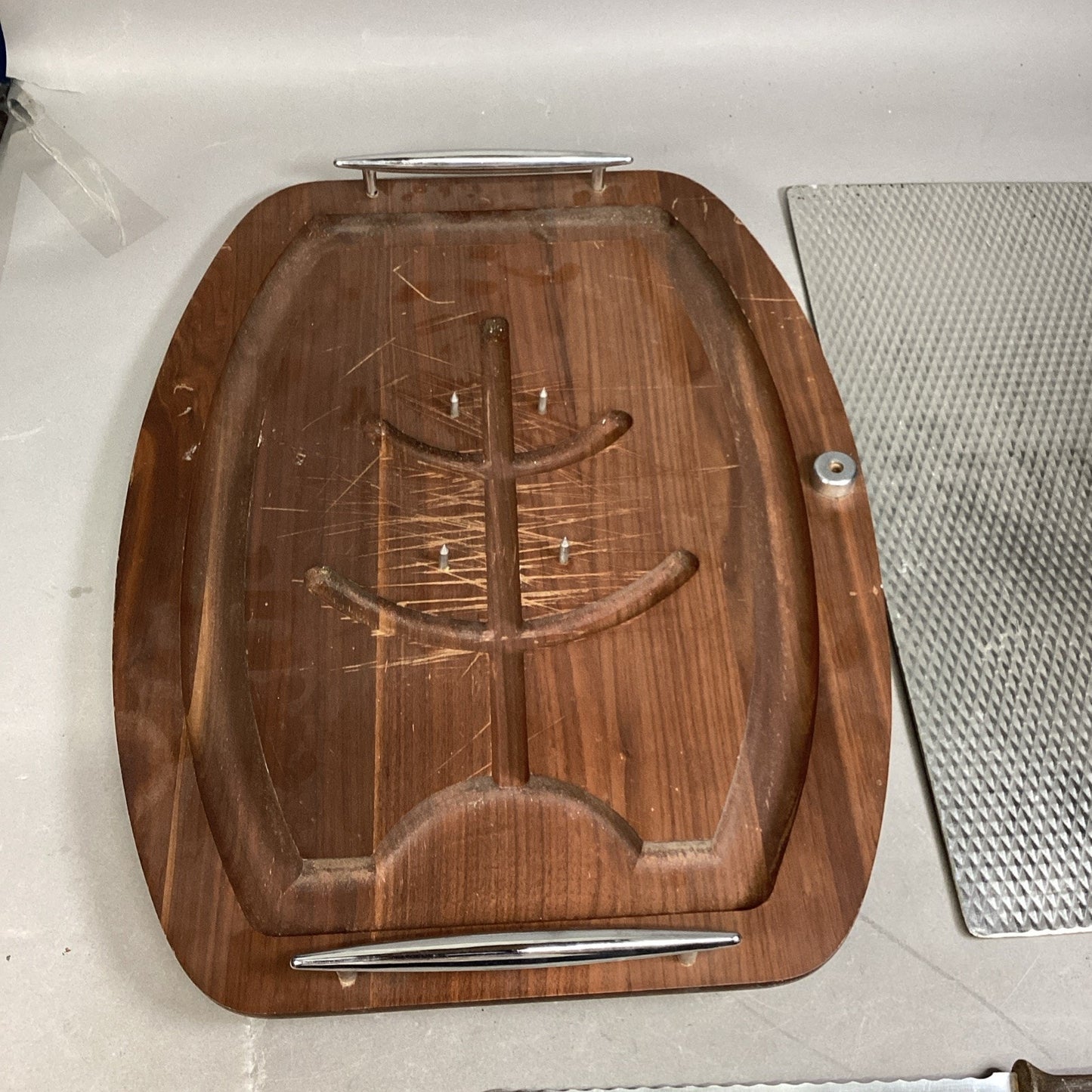 Large Wooden Carving Board, Double Edged Carving Knife & Counter Mat